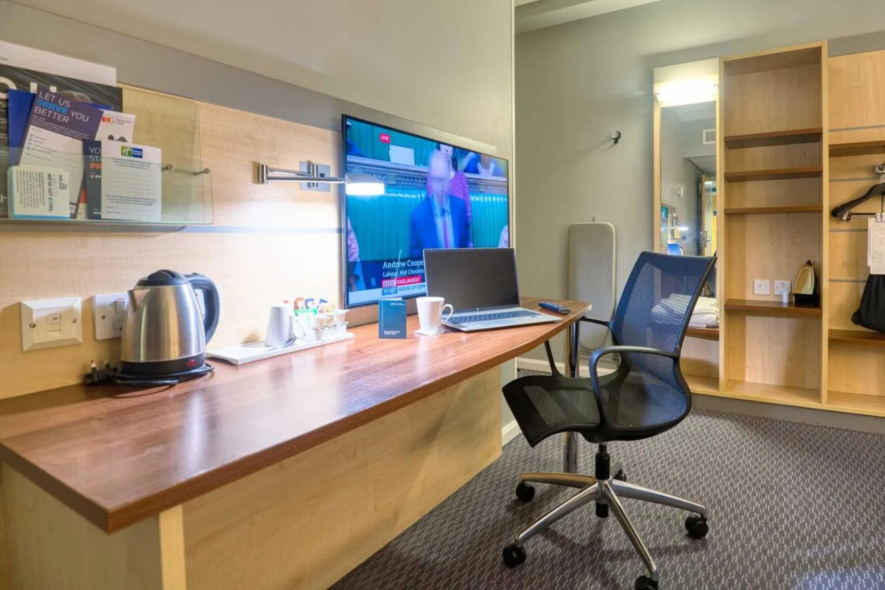 TV and multimedia in Holiday Inn Express Hull City Centre by IHG