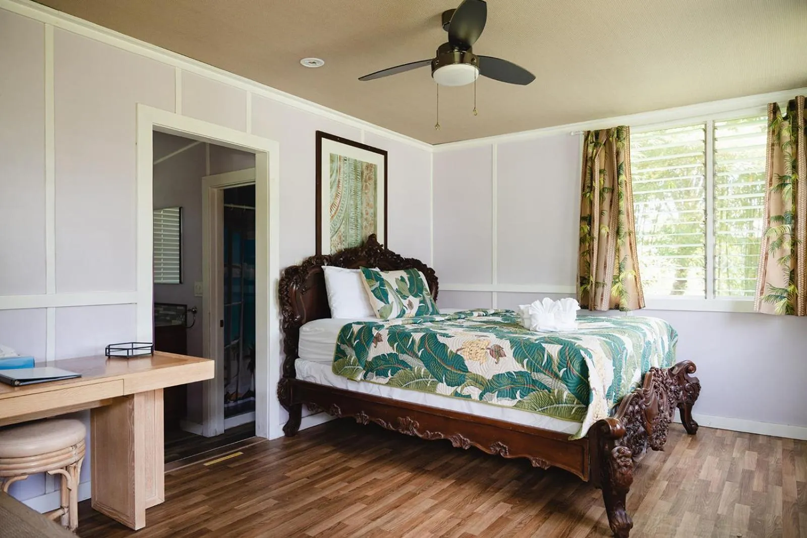 Bed in Hawaiian Sanctuary Eco Retreat Center