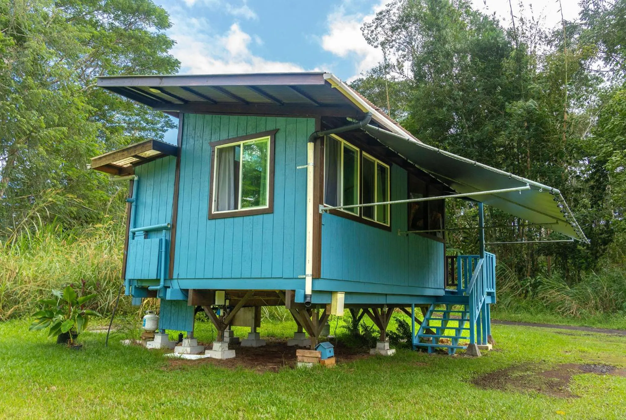 Property building in Hawaiian Sanctuary Eco Retreat Center