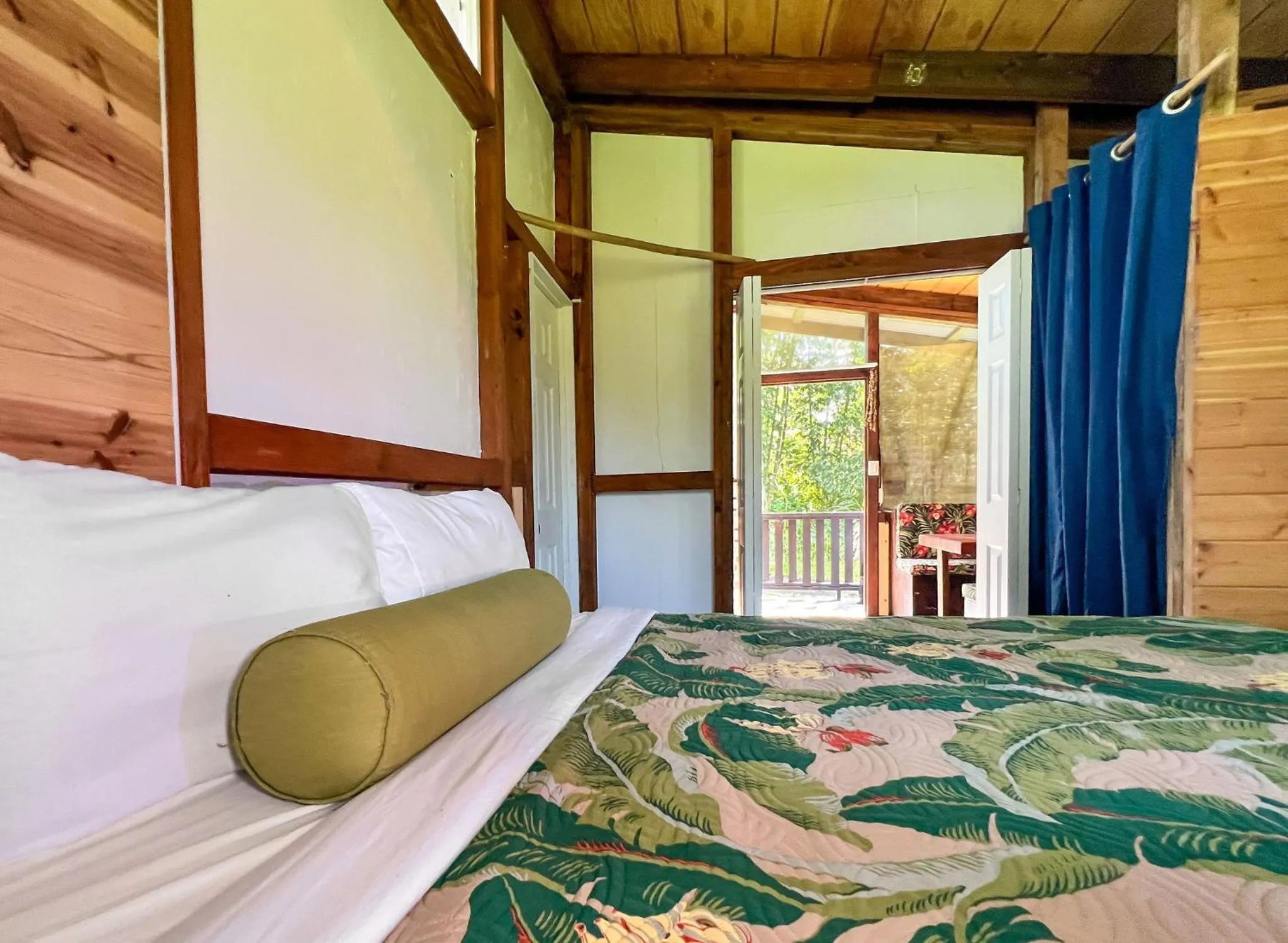Bedroom, Bed in Hawaiian Sanctuary Eco Retreat Center