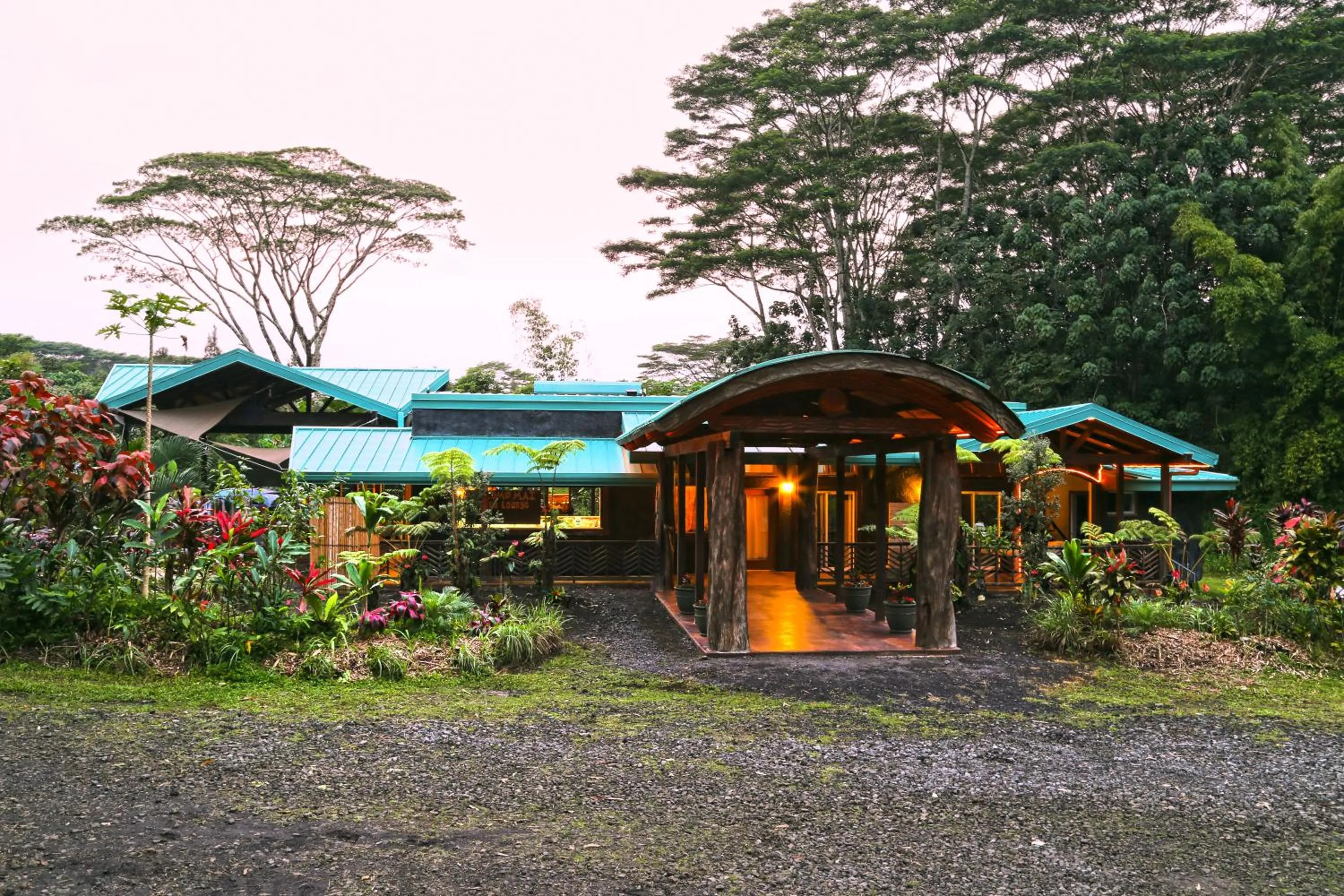 Property building in Hawaiian Sanctuary Eco Retreat Center