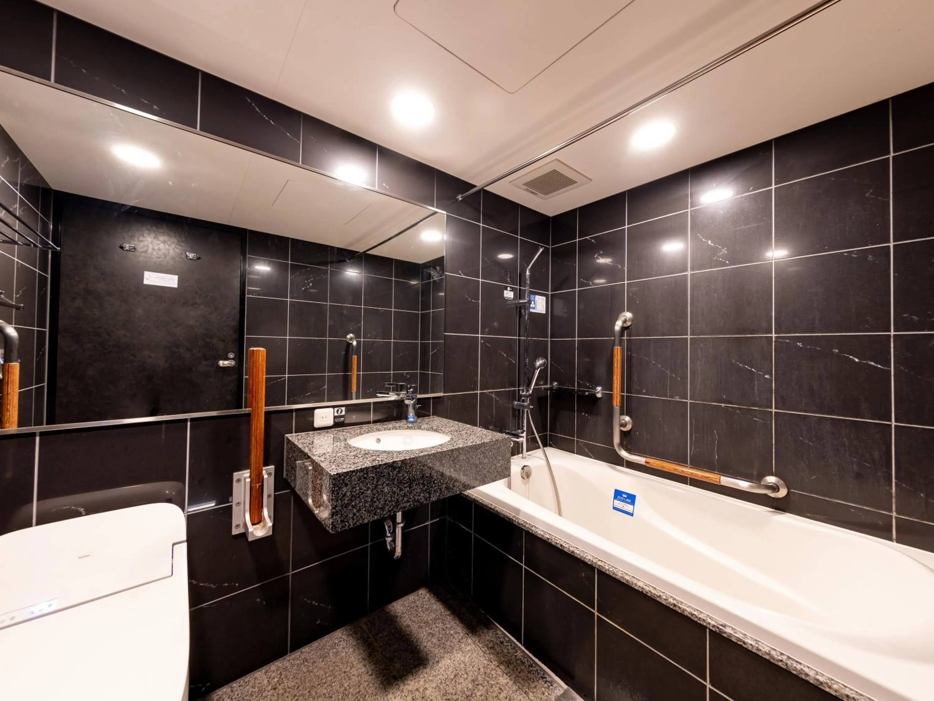 Bathroom in APA Hotel Hatchobori Ekiminami