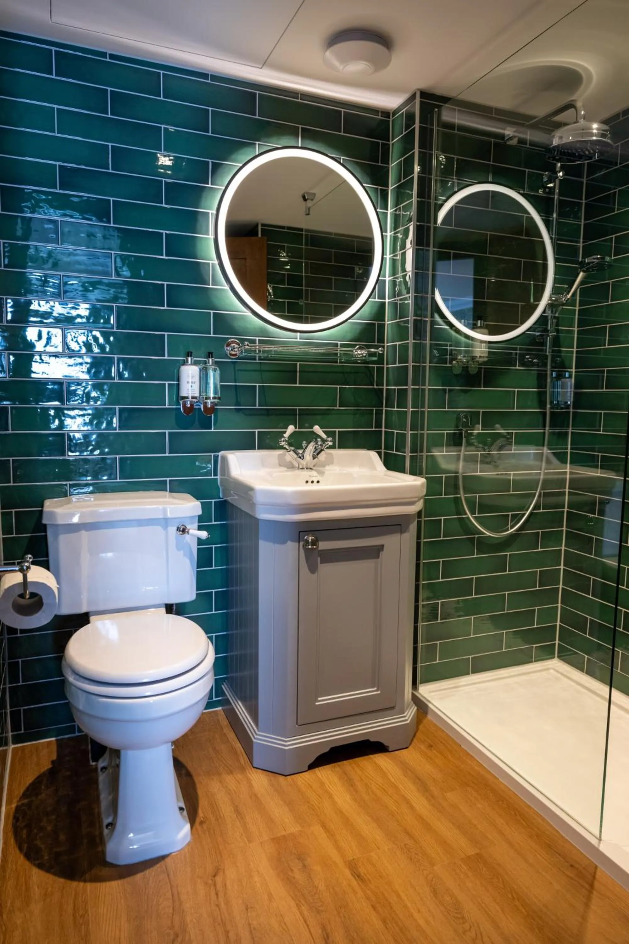 Bathroom in Wheatsheaf Hotel by Chef & Brewer Collection