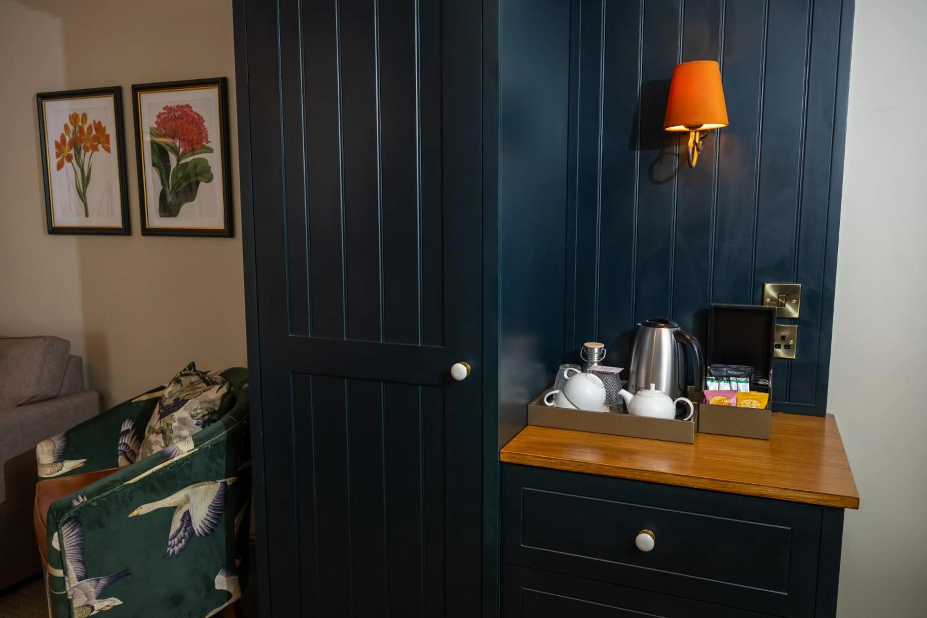 Photo of the whole room, Bed in Wheatsheaf Hotel by Chef & Brewer Collection