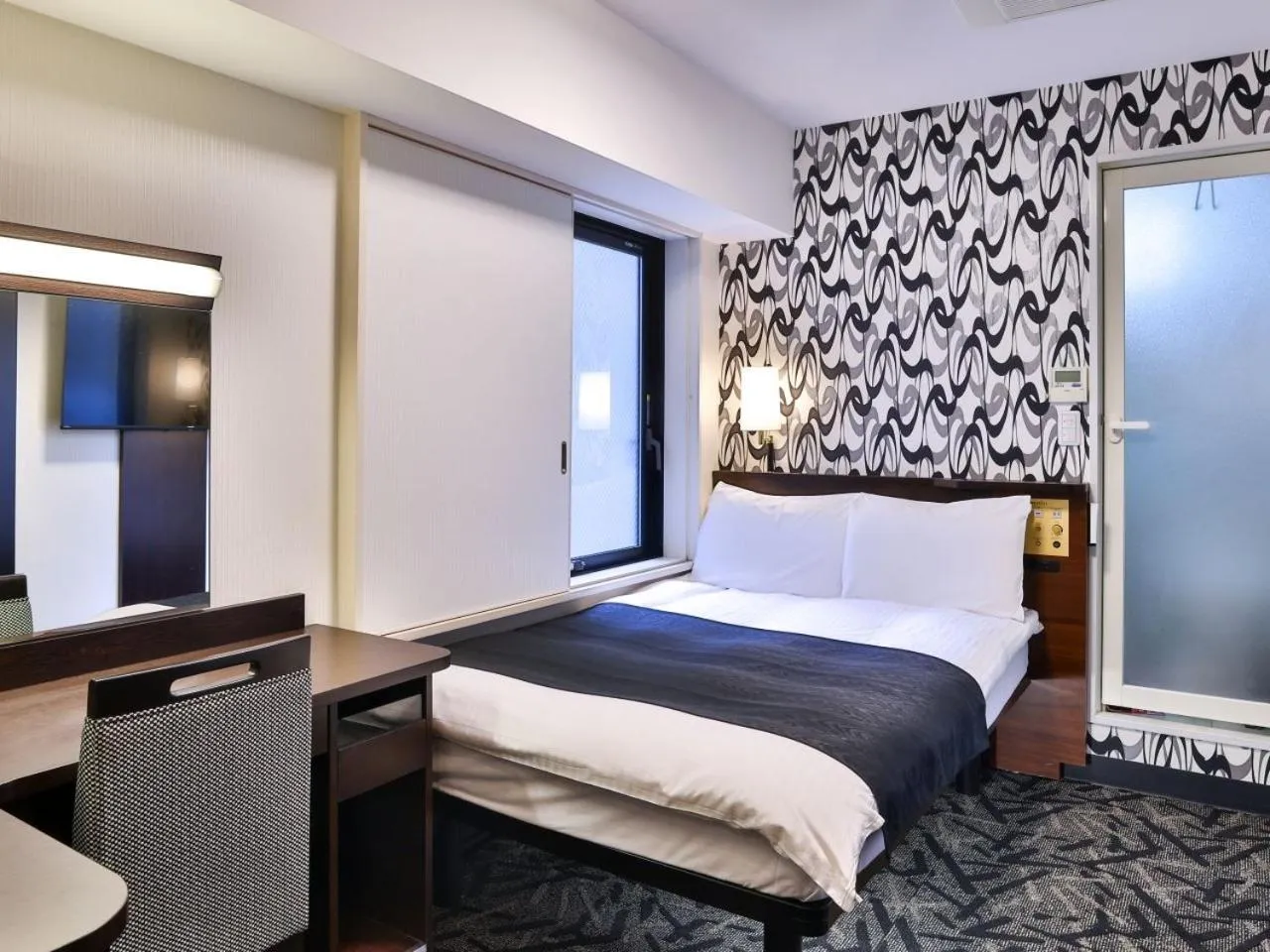 Photo of the whole room, Bed in APA Hotel Tsukiji Ekiminami