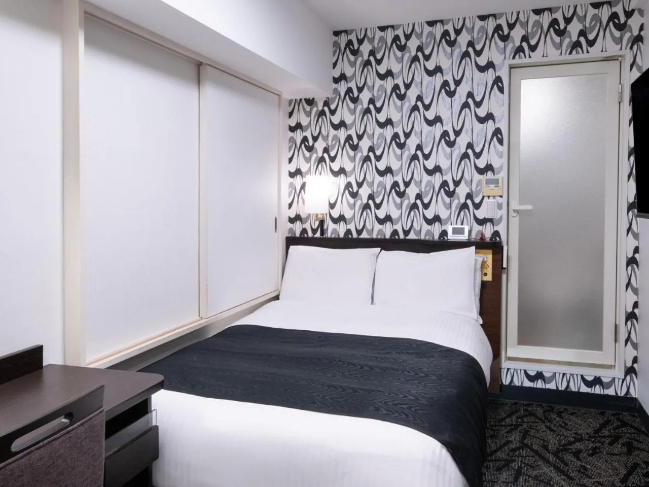 Photo of the whole room, Bed in APA Hotel Tsukiji Ekiminami