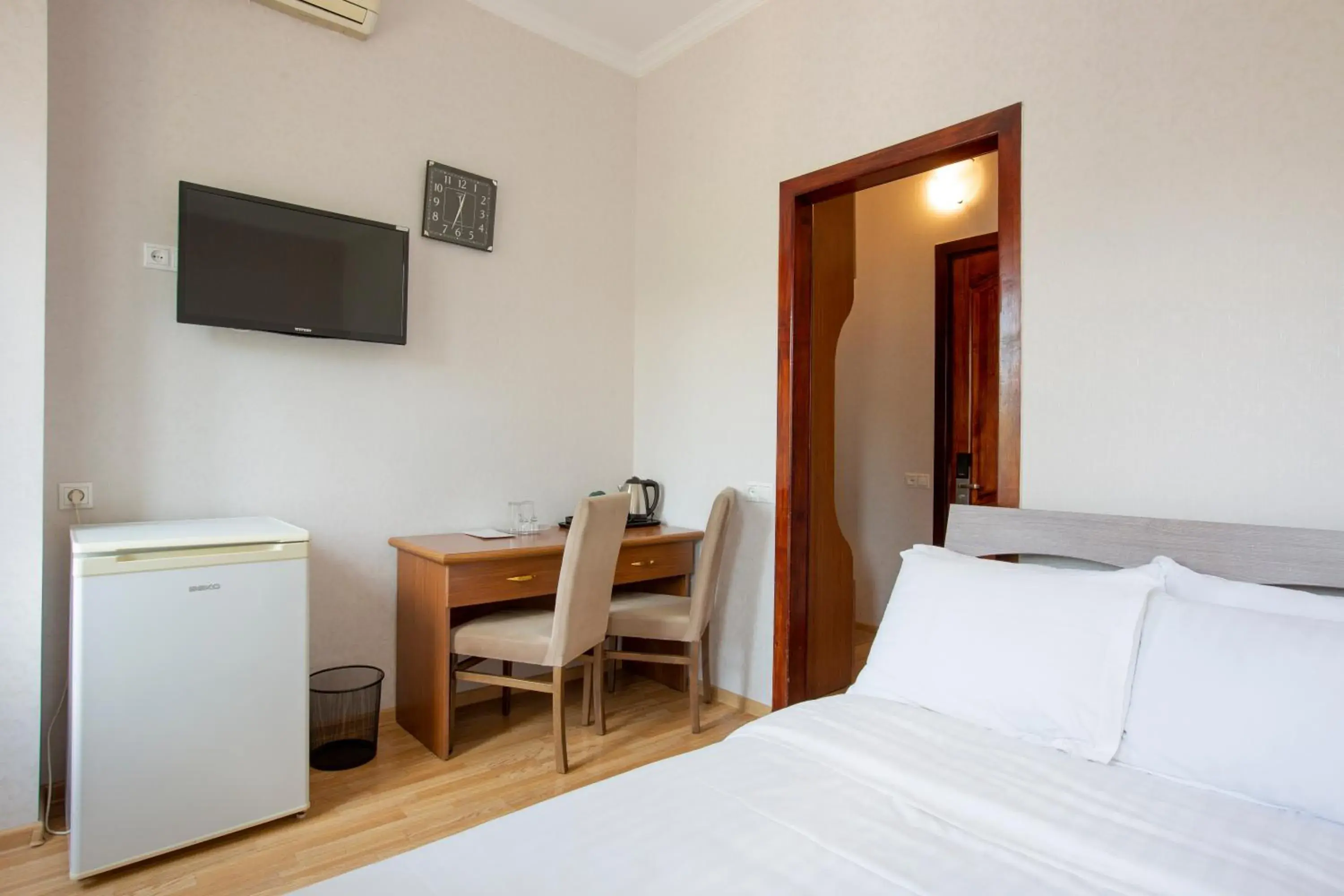 Superior Twin Room with City View in GTM Kapan Superior Twin Room with City View in GTM Kapan