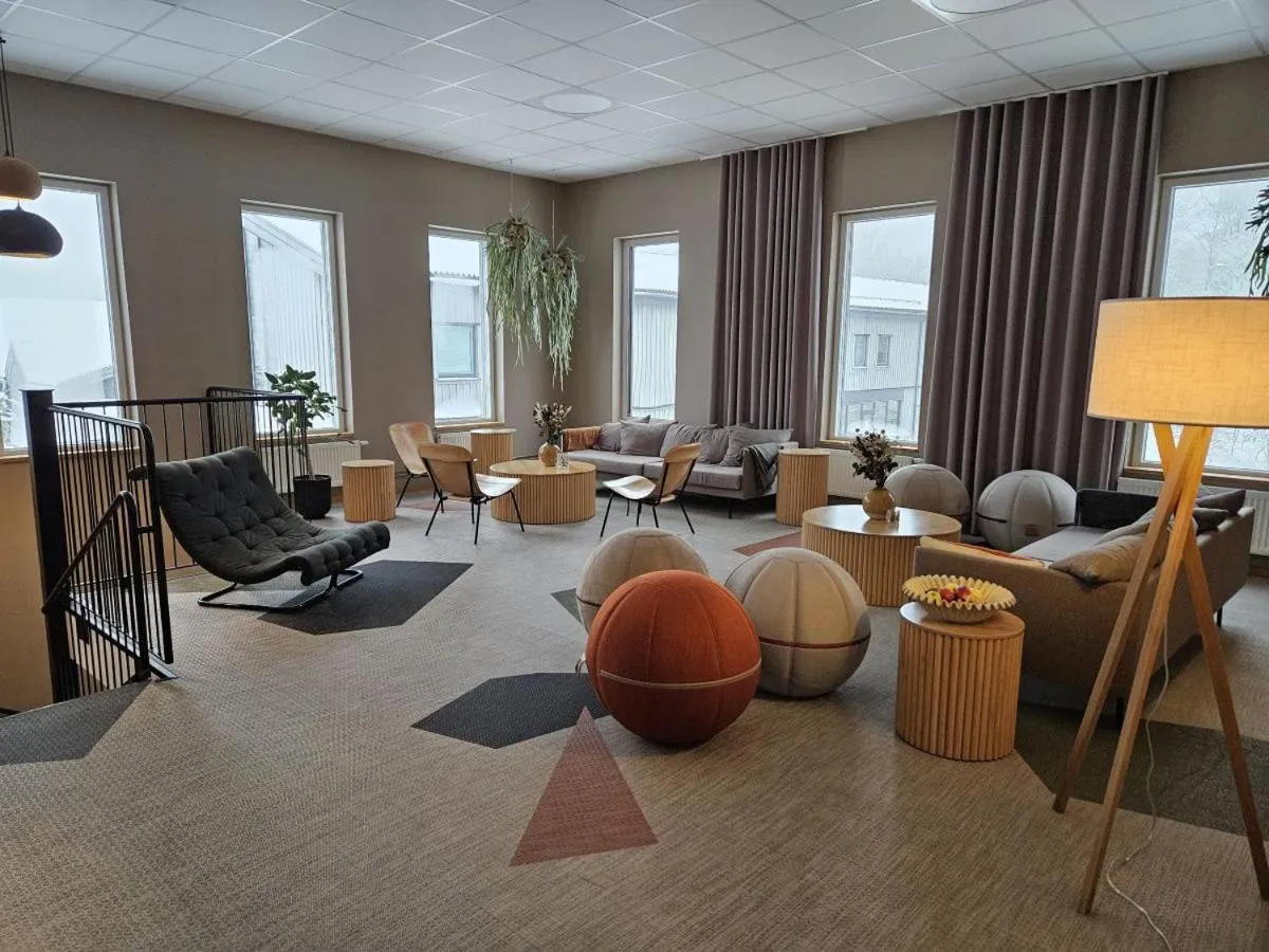 Communal lounge/ TV room in Hotell Lassalyckan