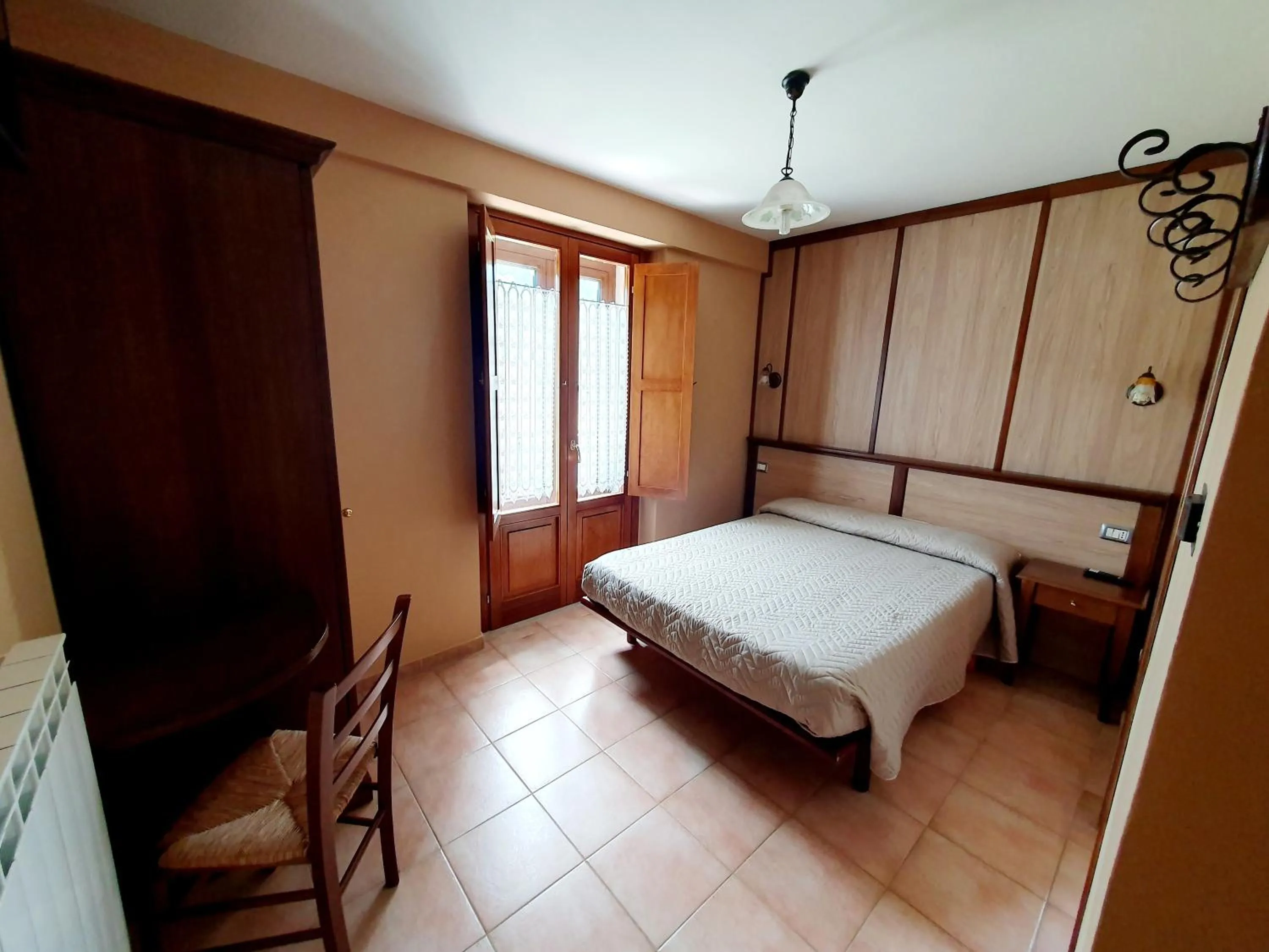 Bed in Albergo del Sangro