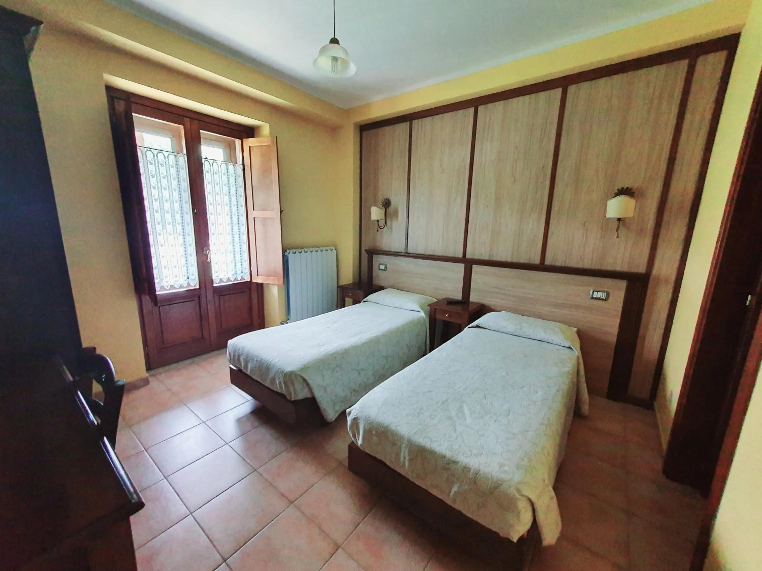 Bed in Albergo del Sangro