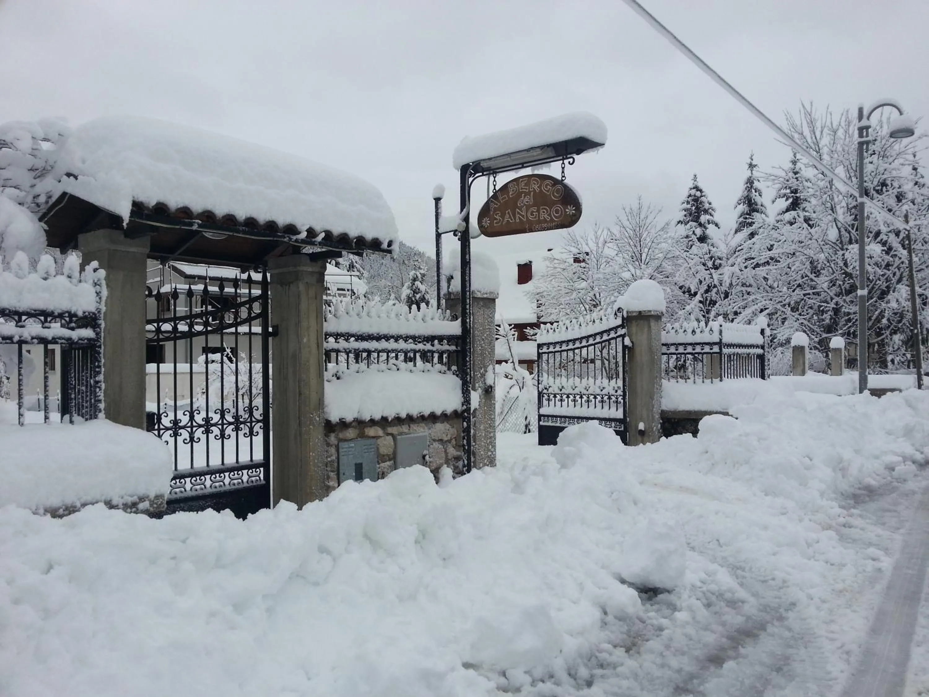 Facade/entrance in Albergo del Sangro