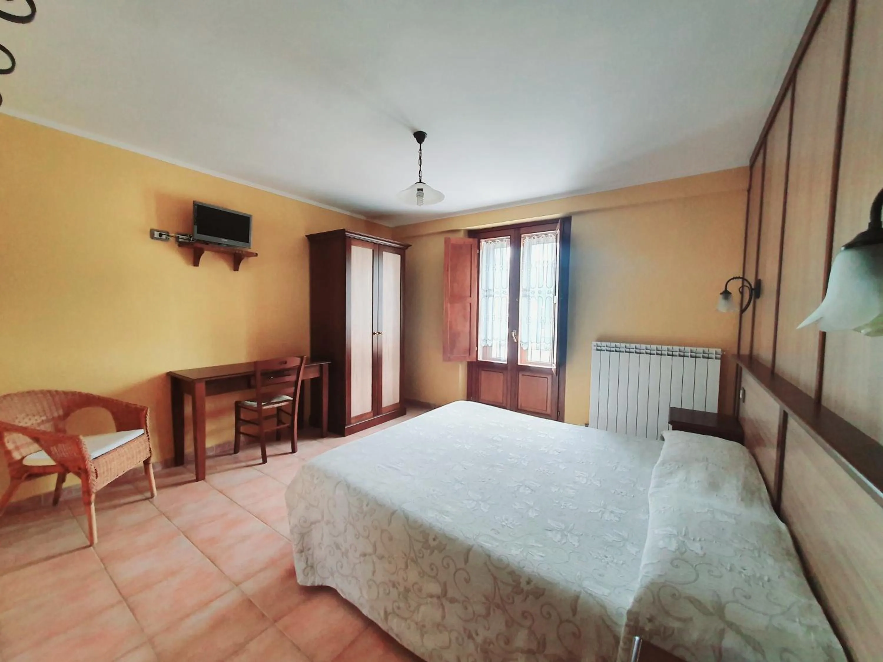 Bed in Albergo del Sangro