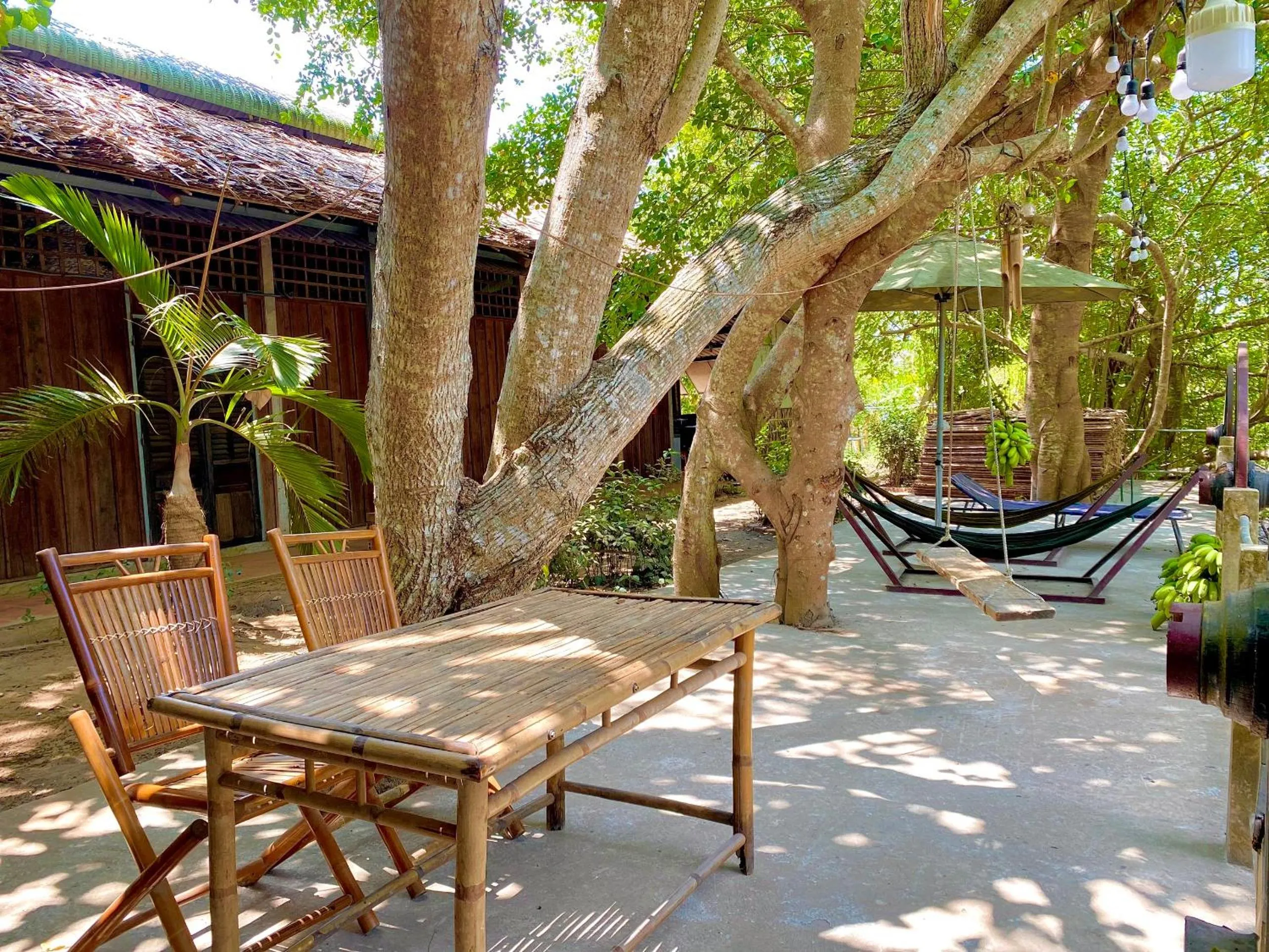 Seating area in Hometravel Mekong Can Tho