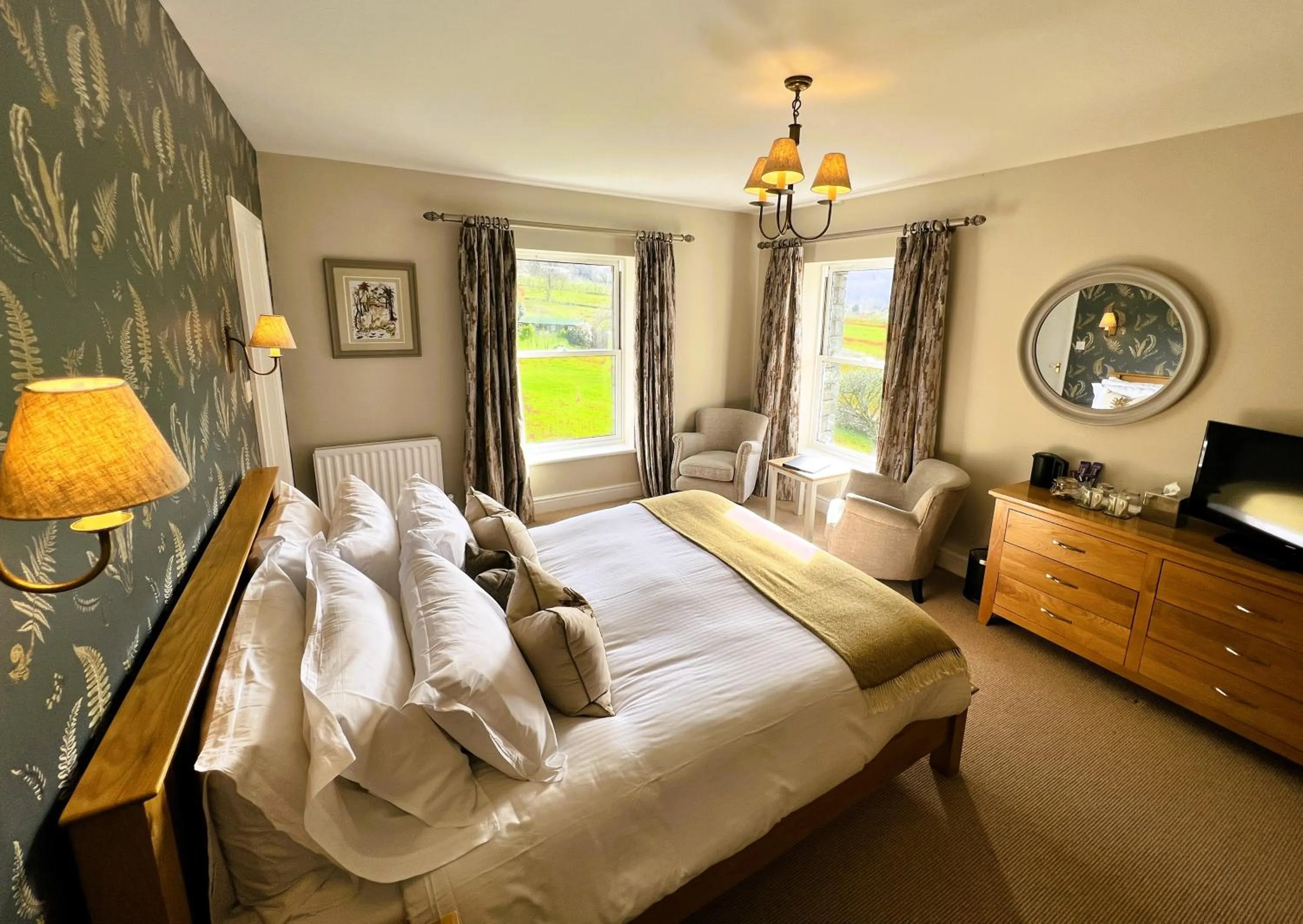 Bedroom, Bed in Ravenstone Lodge Country House Hotel