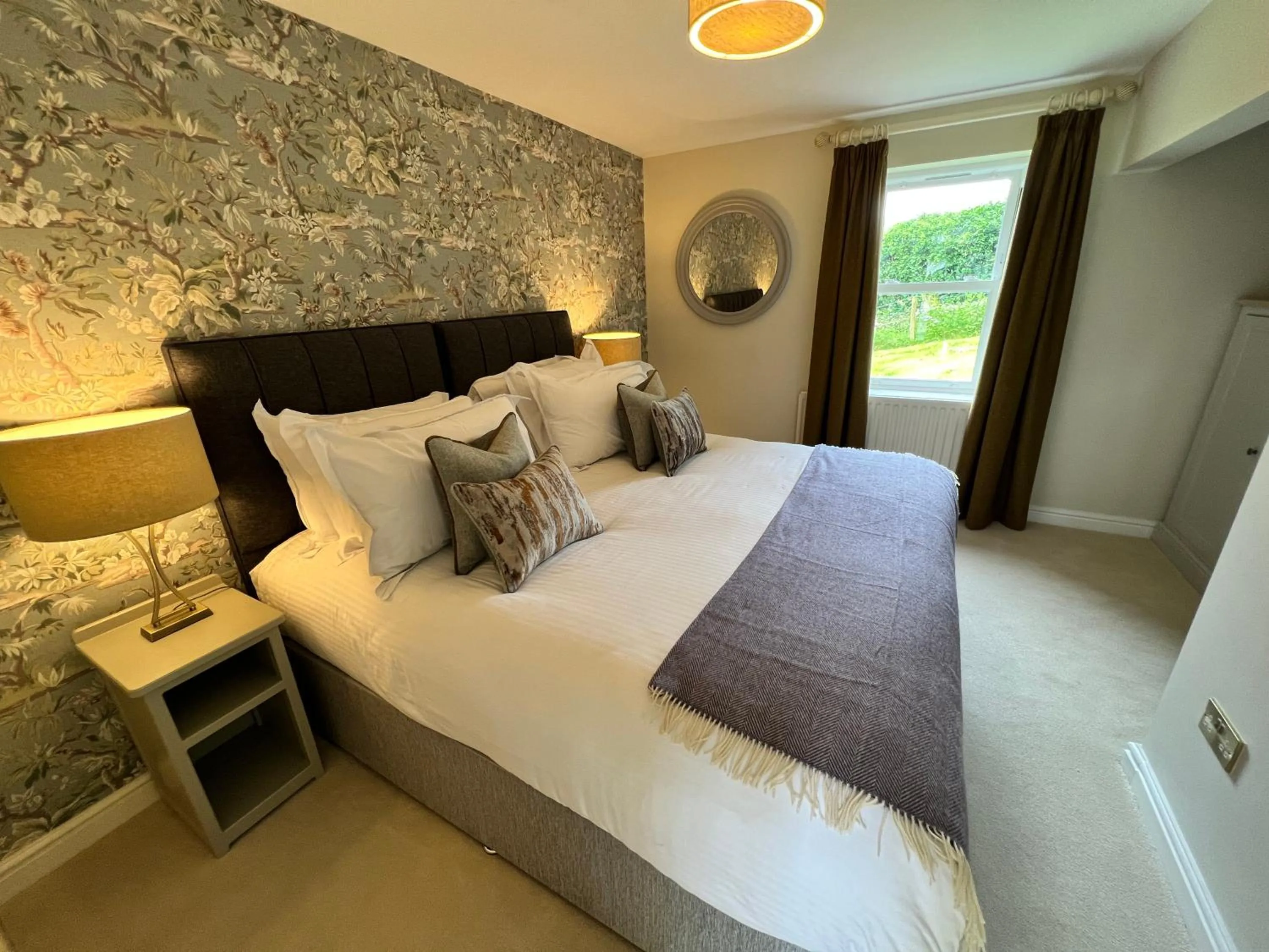 Bedroom, Bed in Ravenstone Lodge Country House Hotel