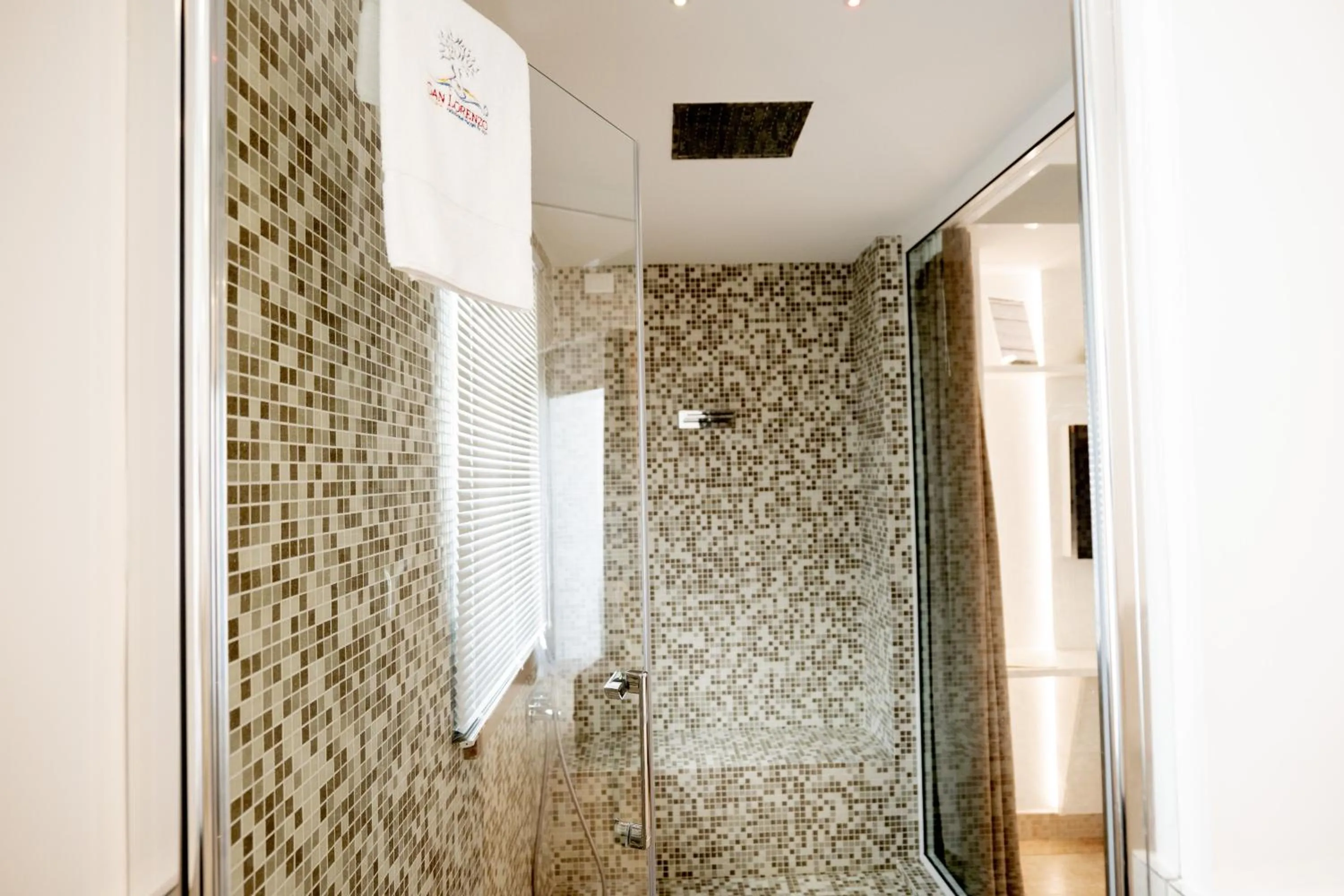 Shower in San Lorenzo Boutique Hotel & SPA