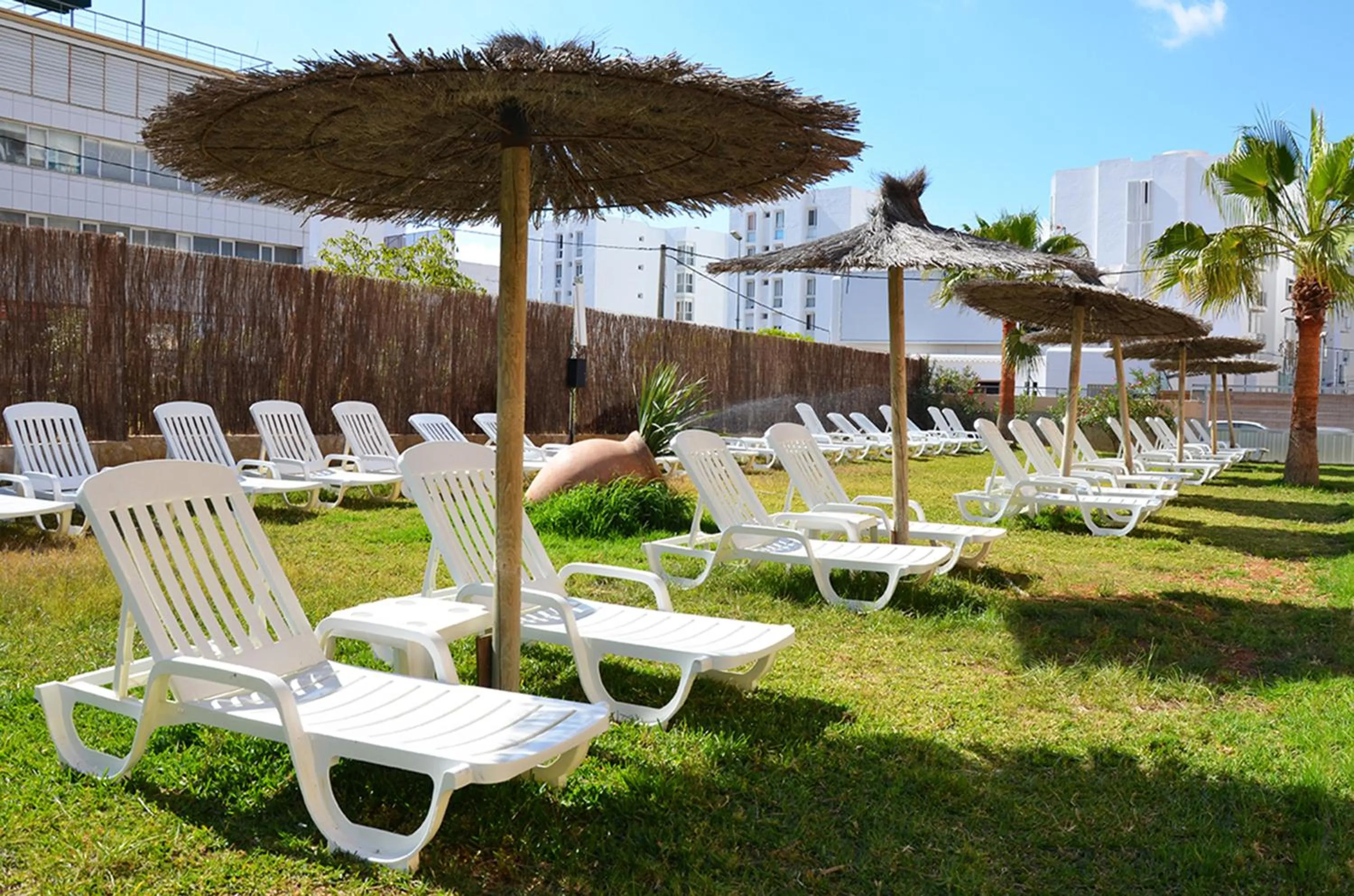 Garden in Hotel Apartamentos Vibra Central City - Adults only