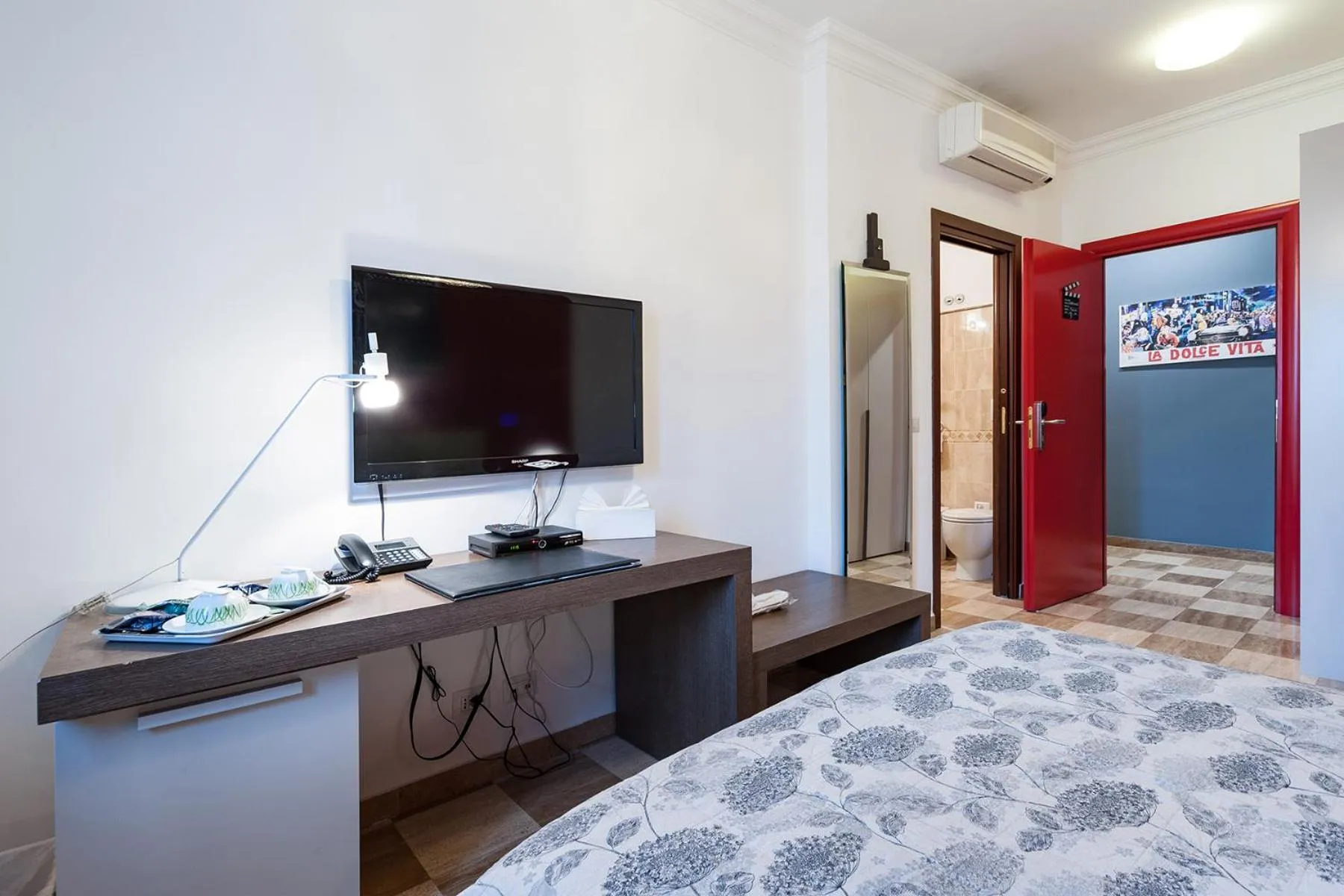 Bed in La Dolce Vita Barberini