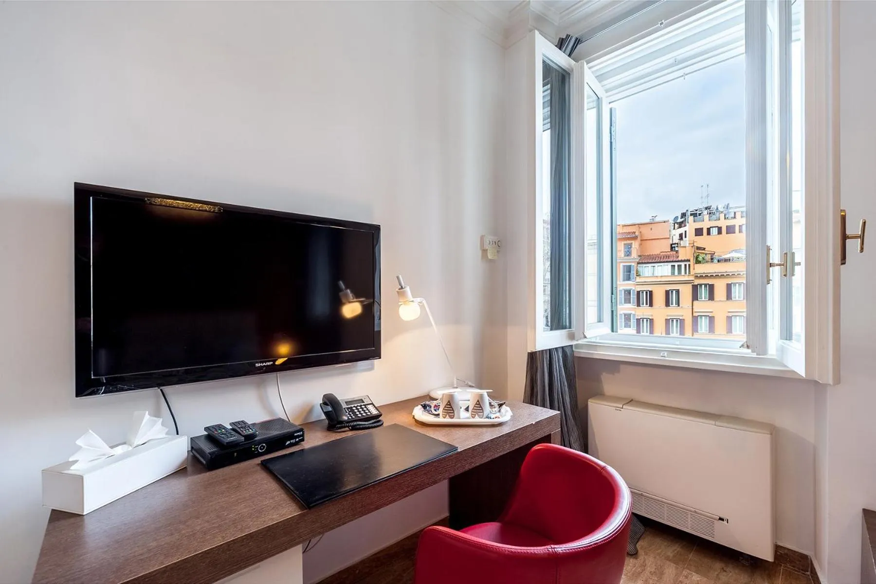 TV and multimedia in La Dolce Vita Barberini