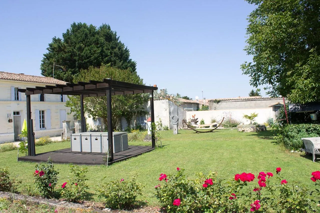 Garden in Le Charhido