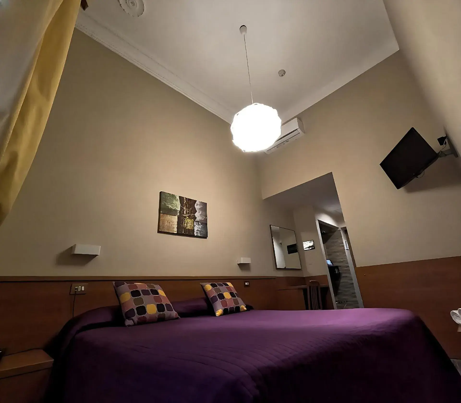 Bed in Hotel Cervia Bed in Hotel Cervia