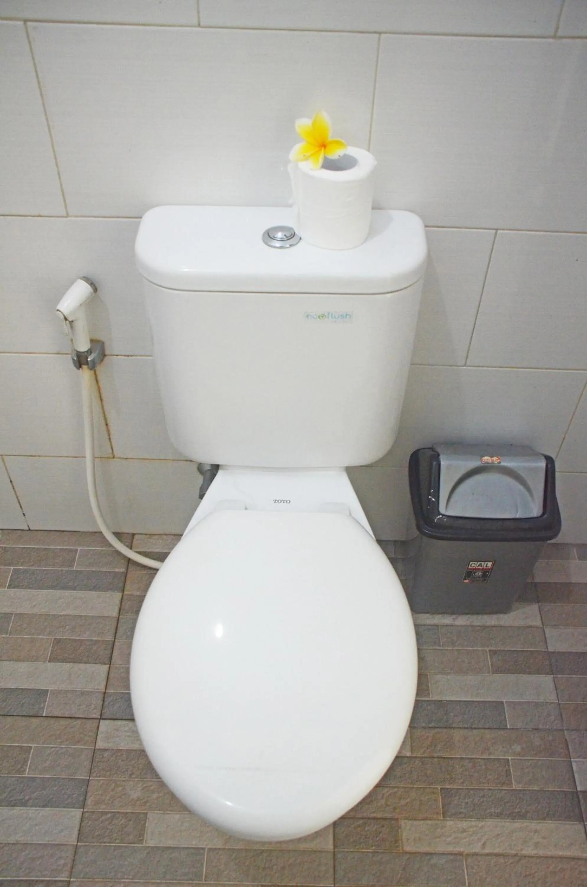 Toilet in Mamaras Guest House