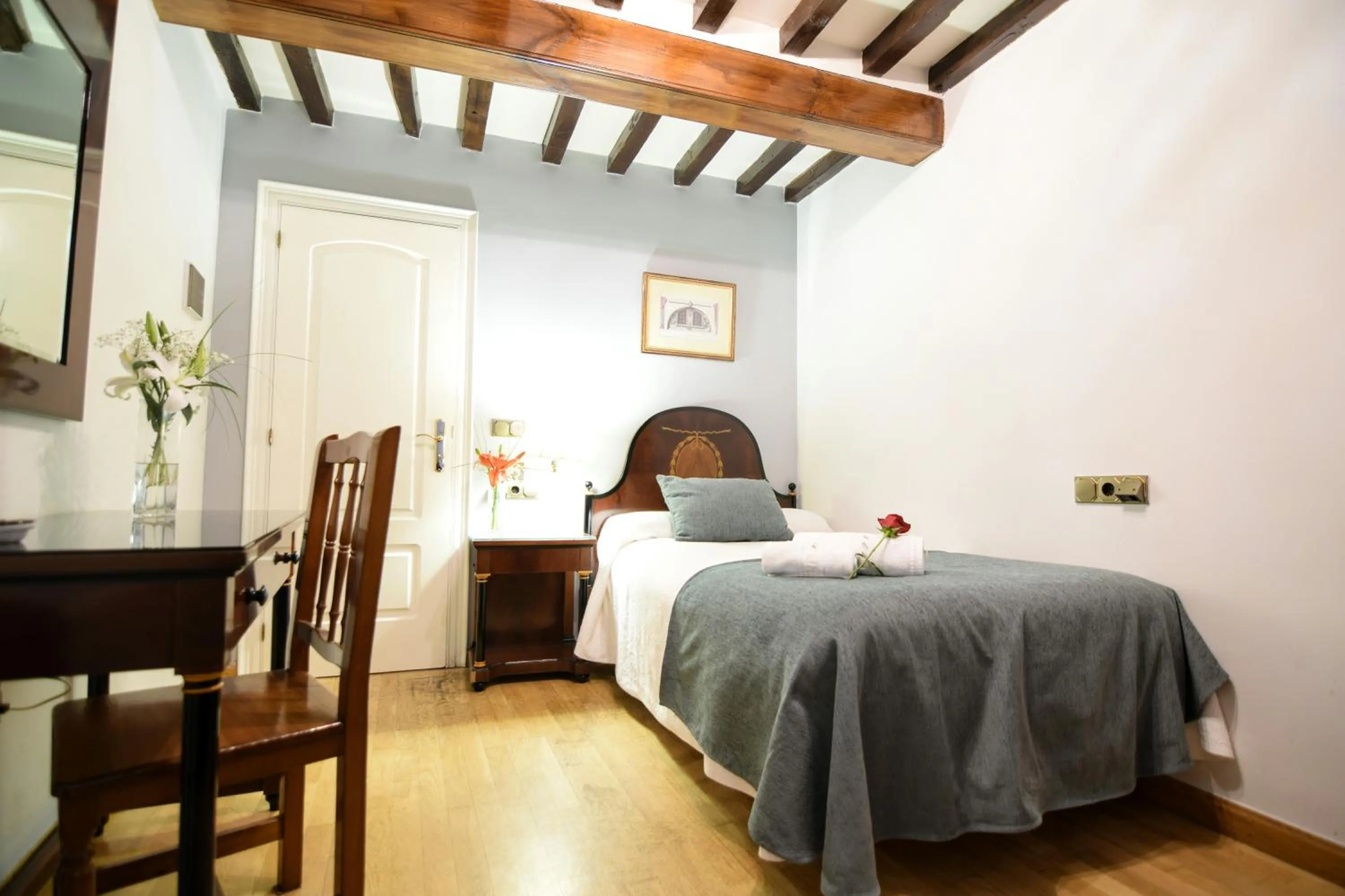 Photo of the whole room, Bed in Hospedium Plaza Mayor Salamanca