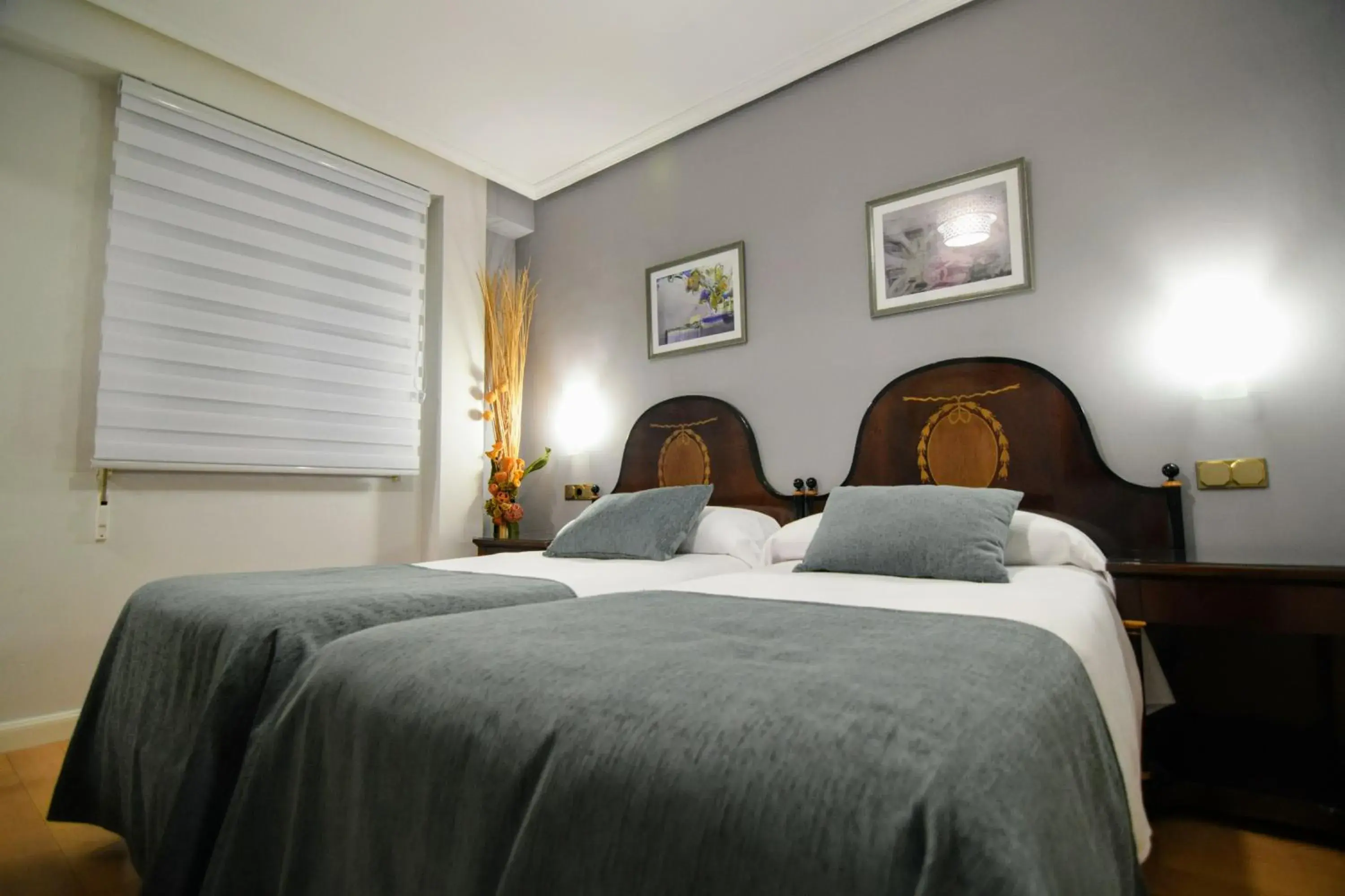 Photo of the whole room, Bed in Hospedium Plaza Mayor Salamanca Photo of the whole room, Bed in Hospedium Plaza Mayor Salamanca