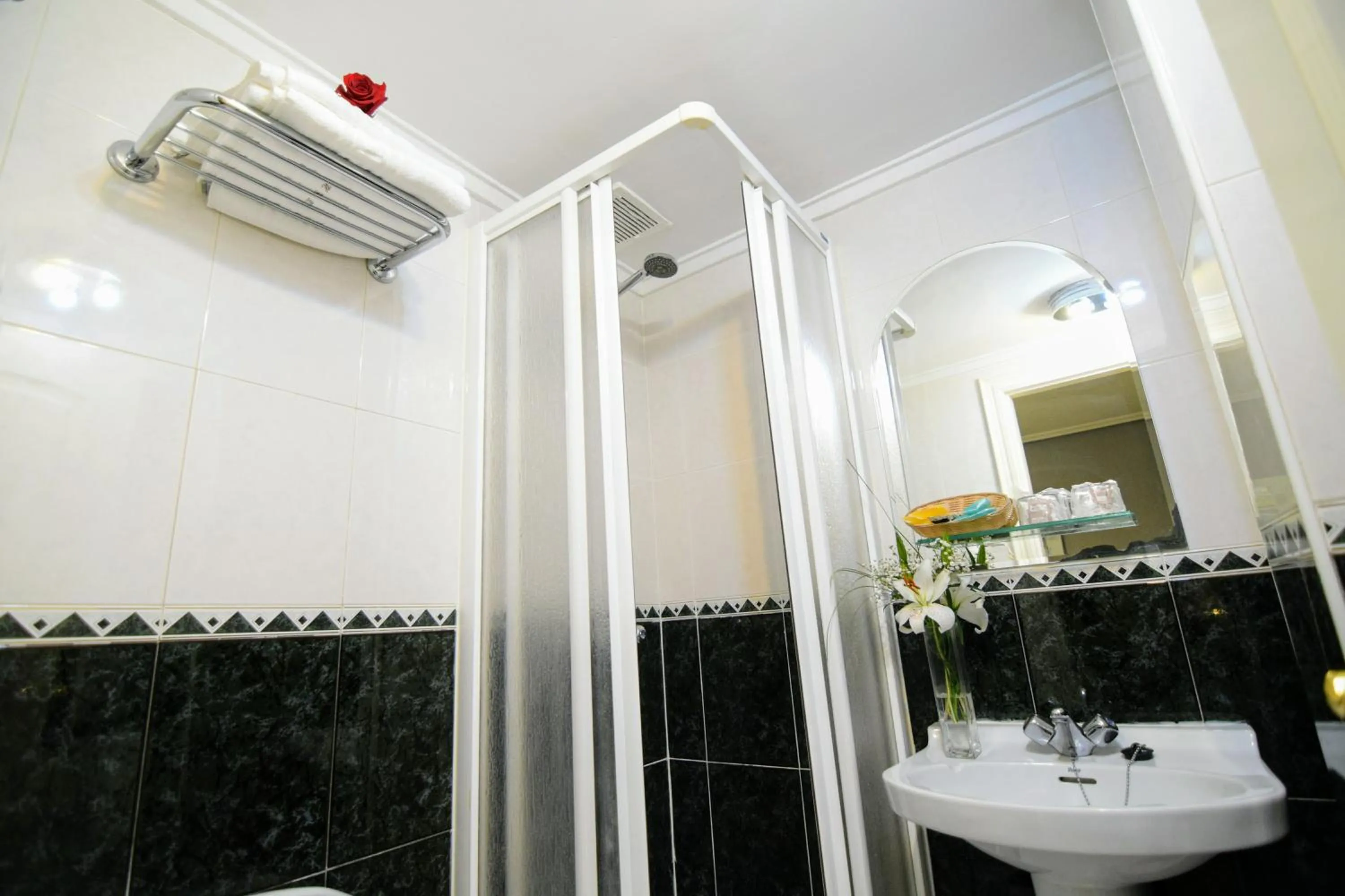 Bathroom in Hospedium Plaza Mayor Salamanca