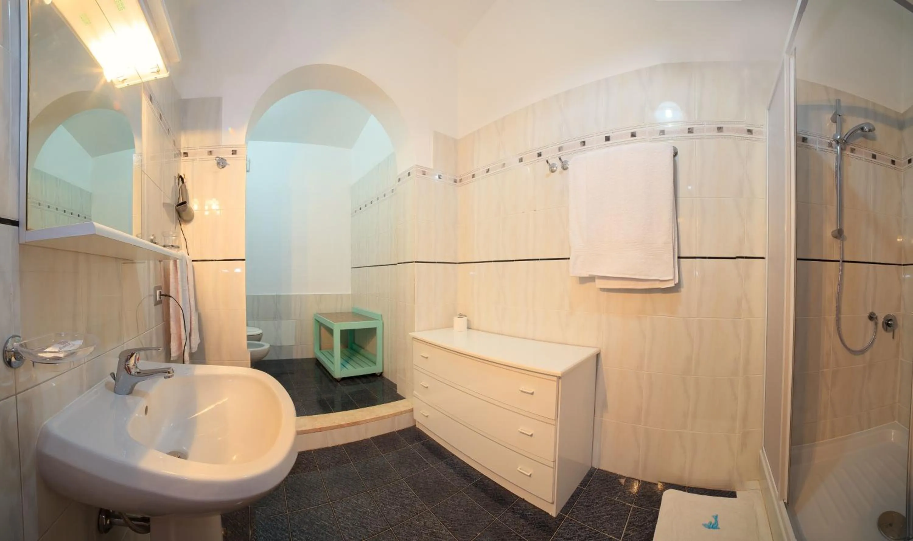 Bathroom in Villa Alberta Hotel