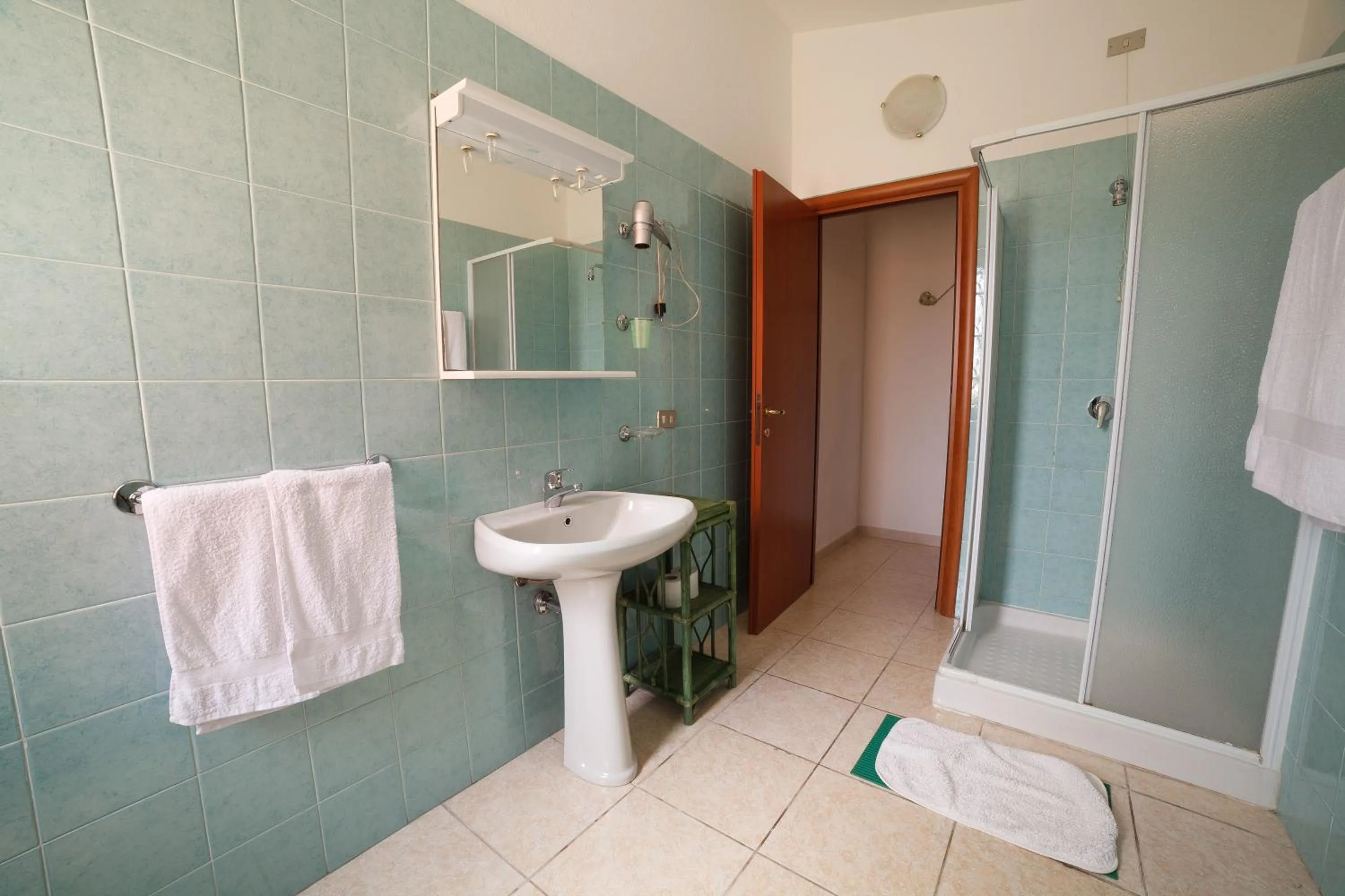 Bathroom in Villa Alberta Hotel