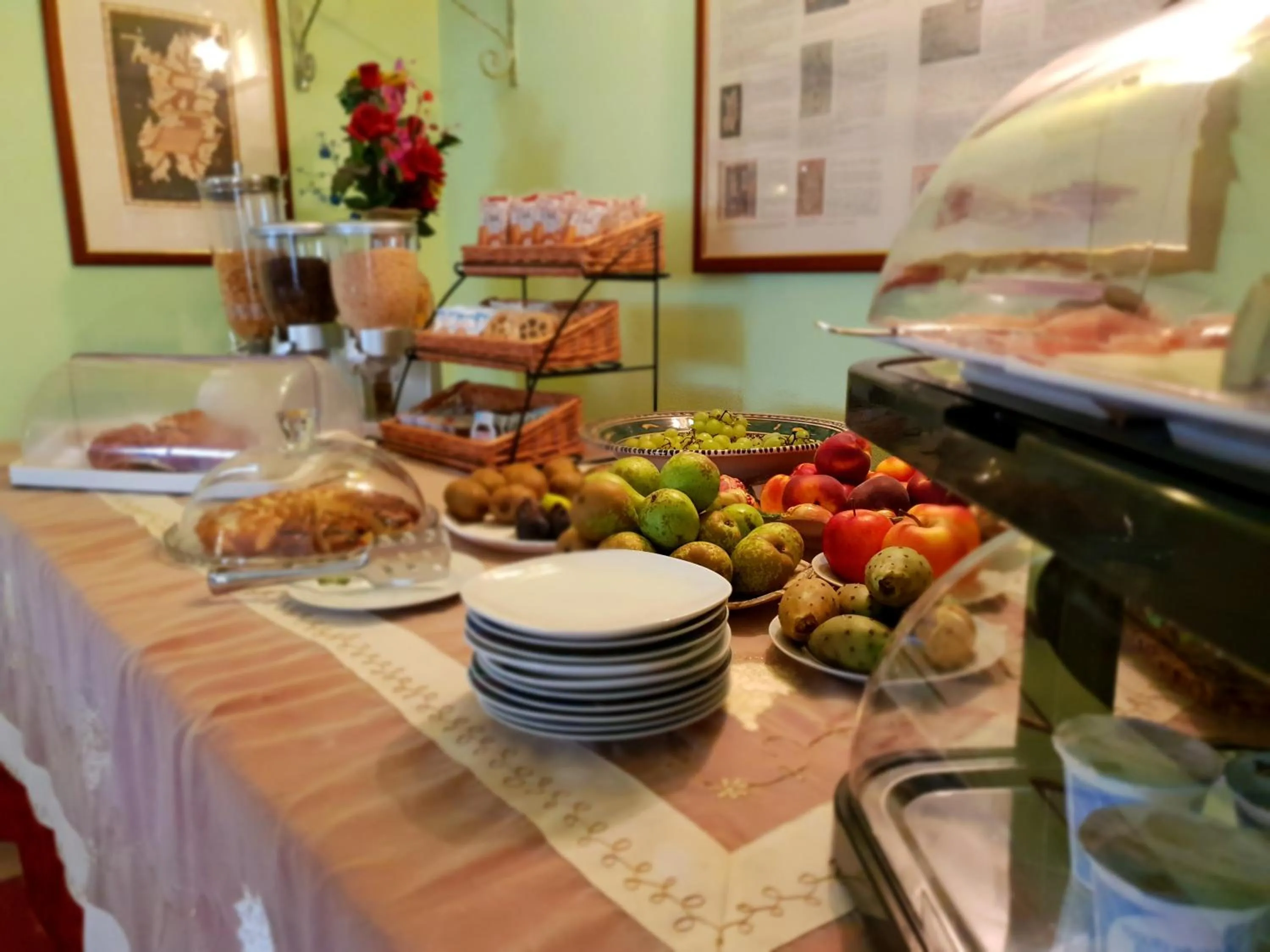 Breakfast in Villa Alberta Hotel