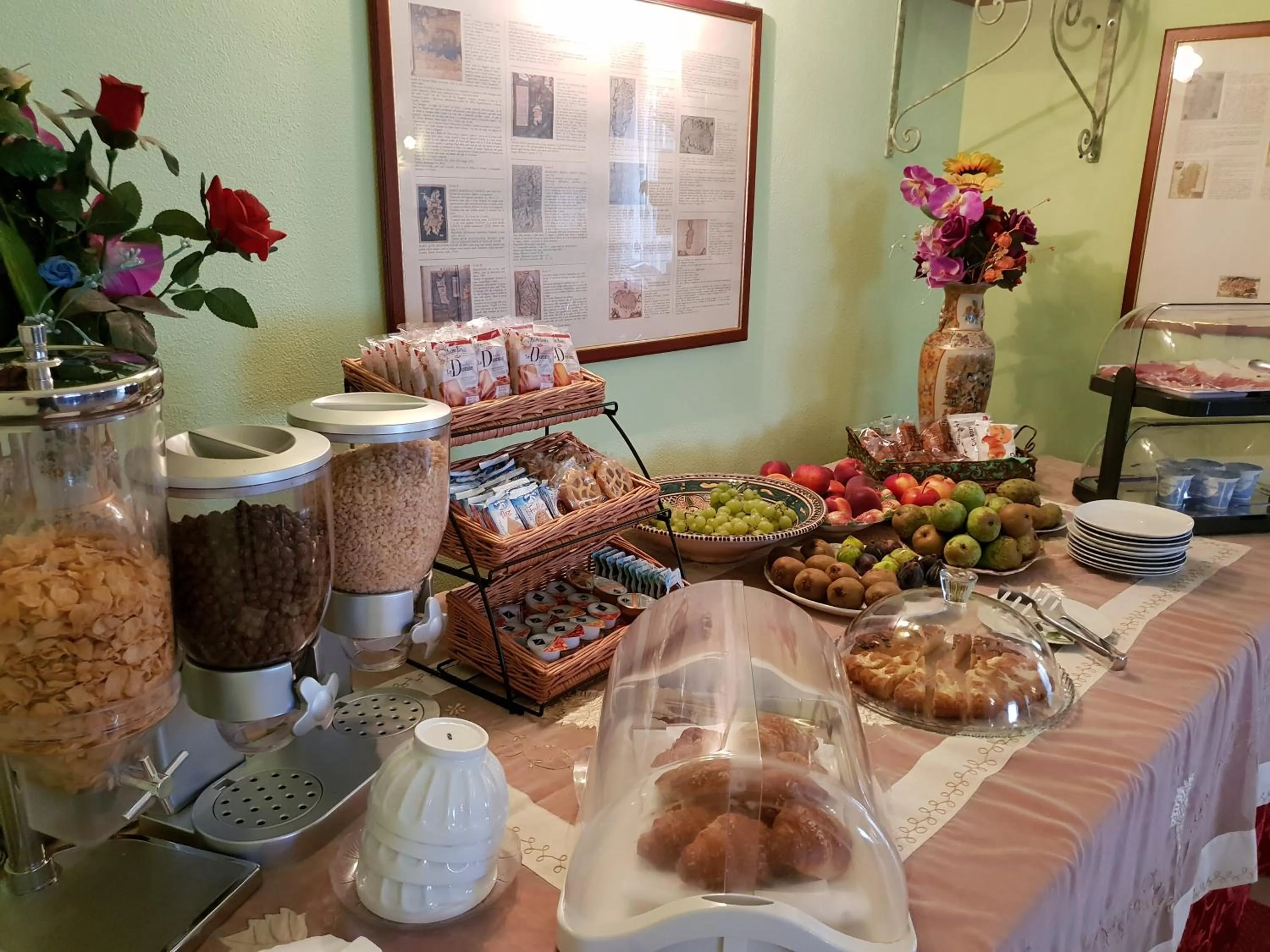 Breakfast in Villa Alberta Hotel