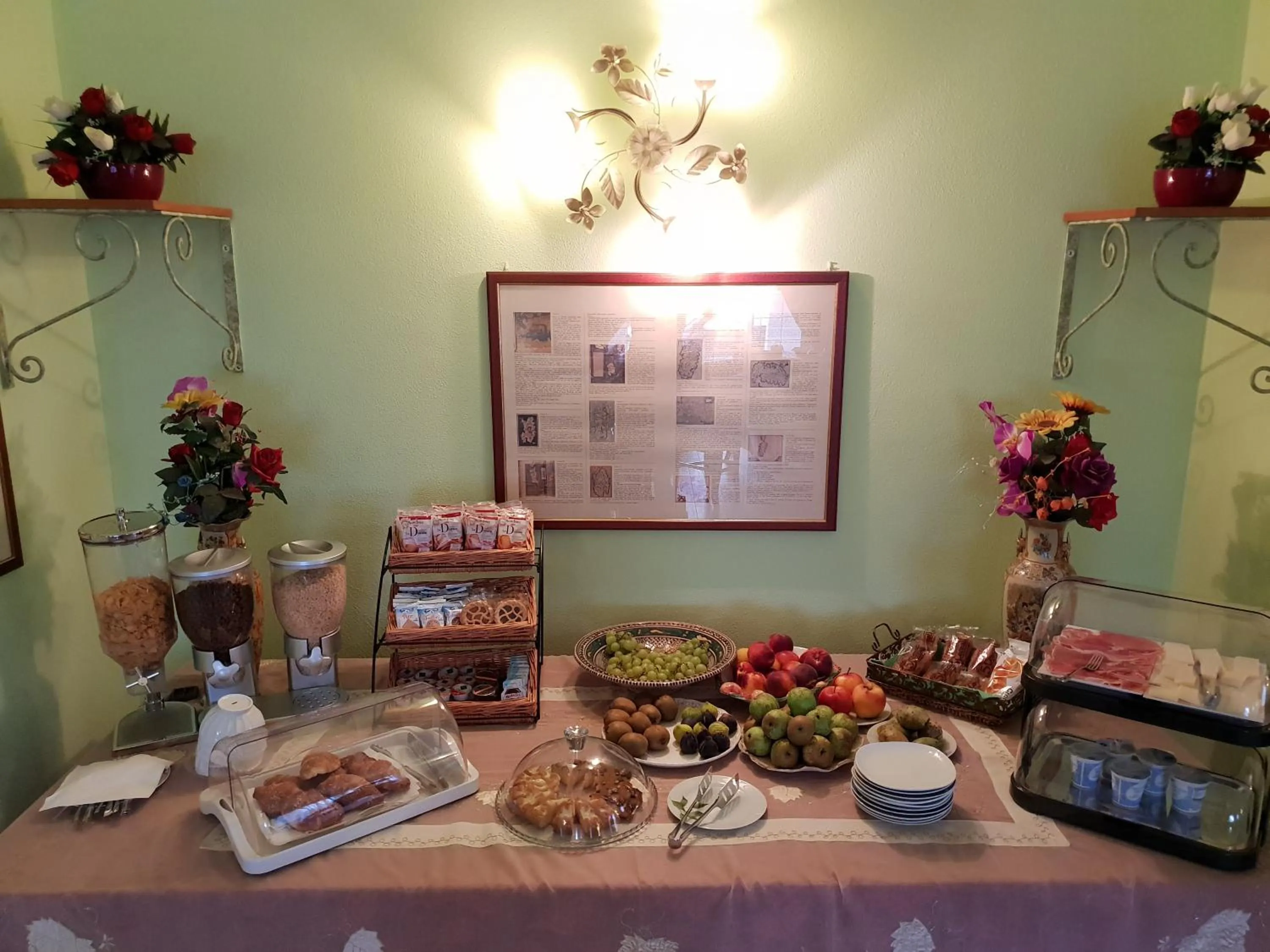 Breakfast in Villa Alberta Hotel