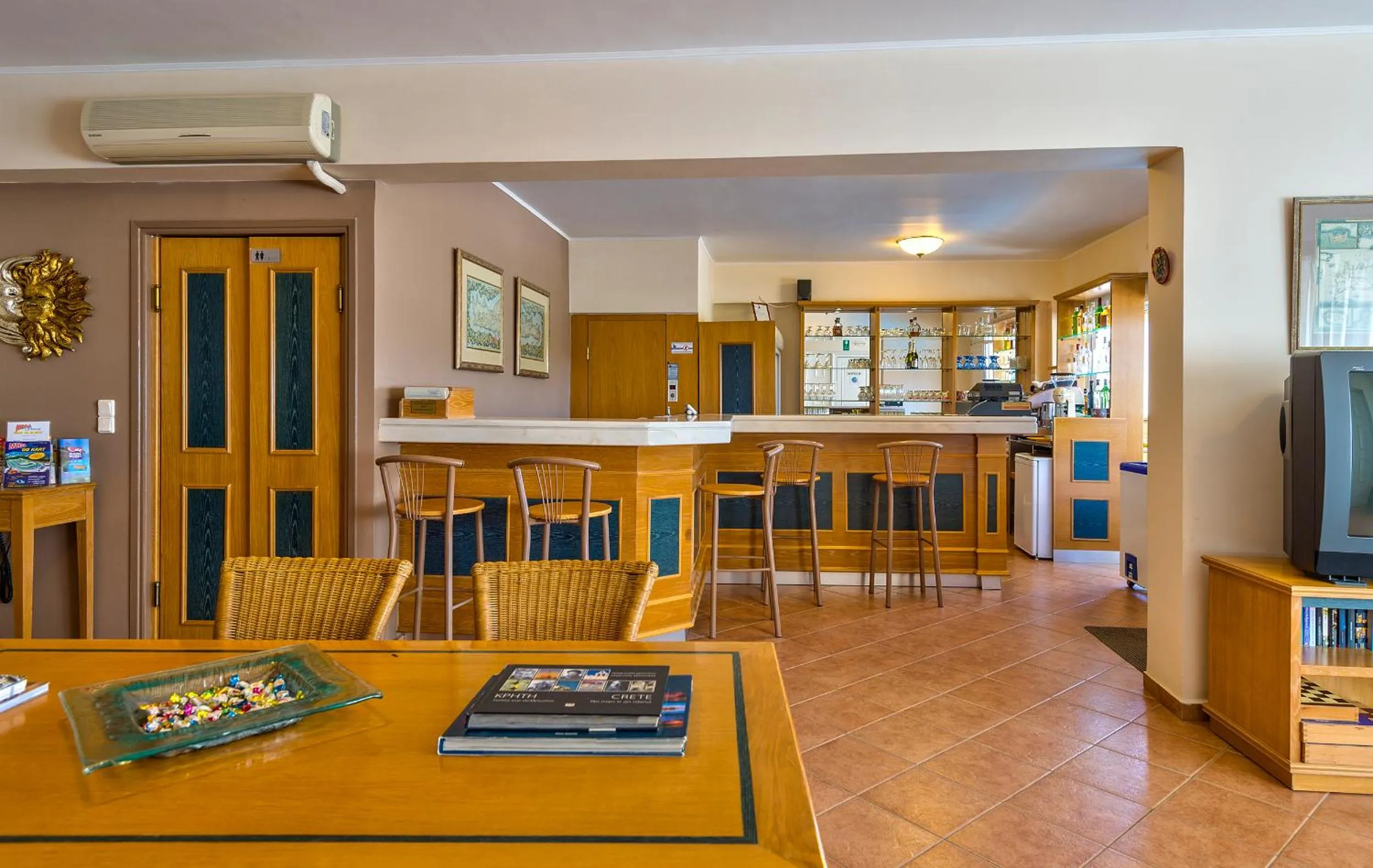 Lounge or bar in Veronica Hotel