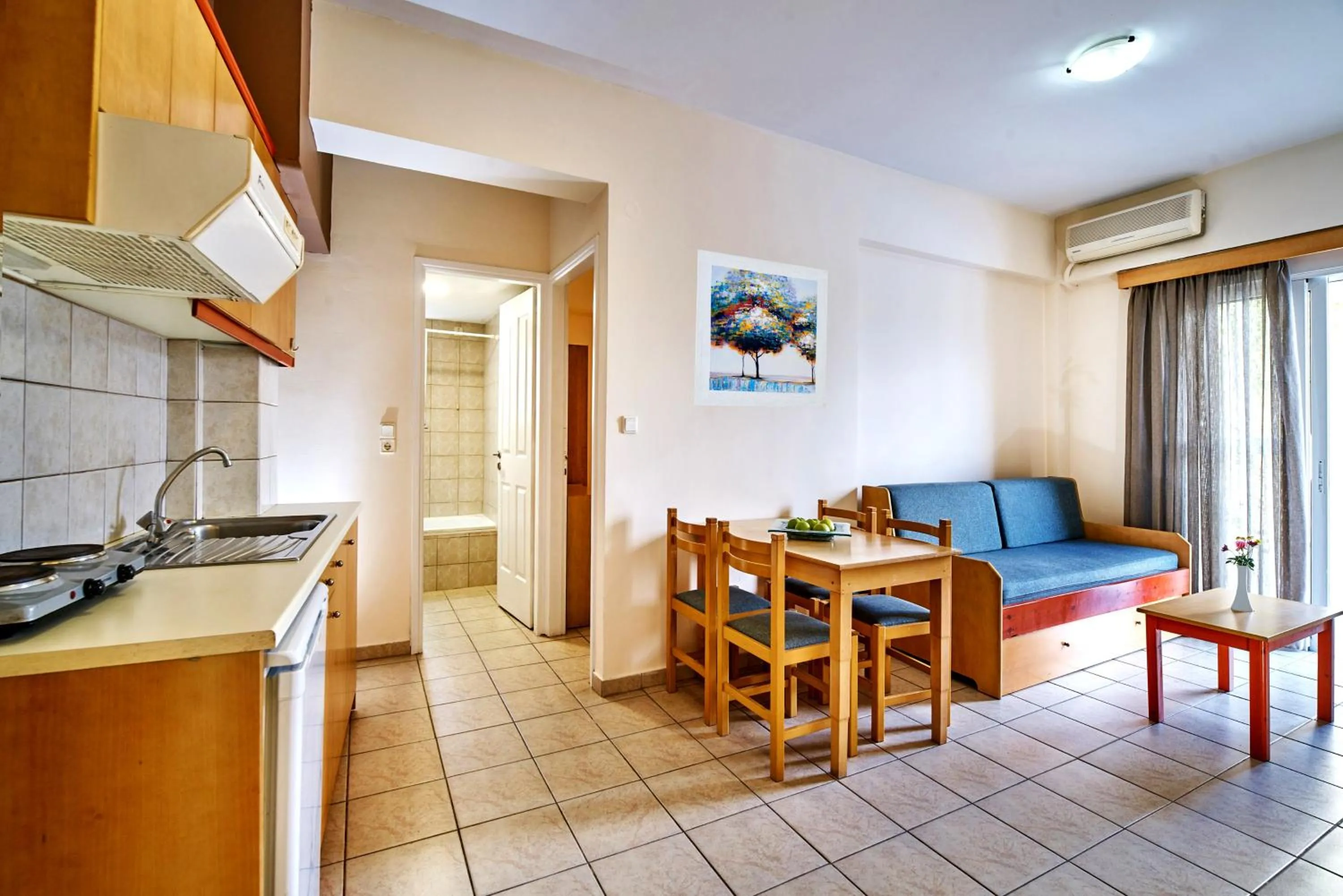 Kitchen or kitchenette in Veronica Hotel