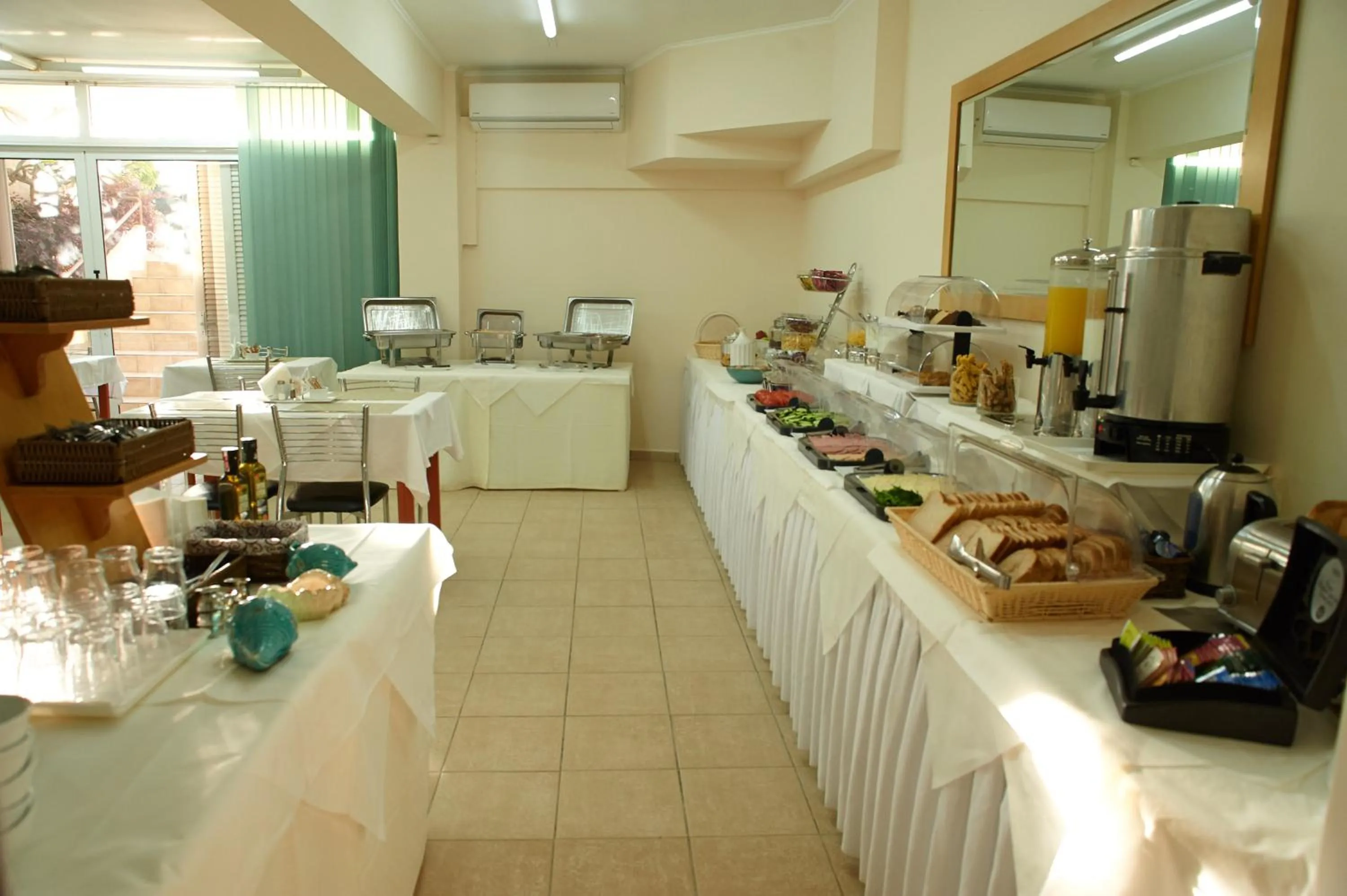 Buffet breakfast in Veronica Hotel