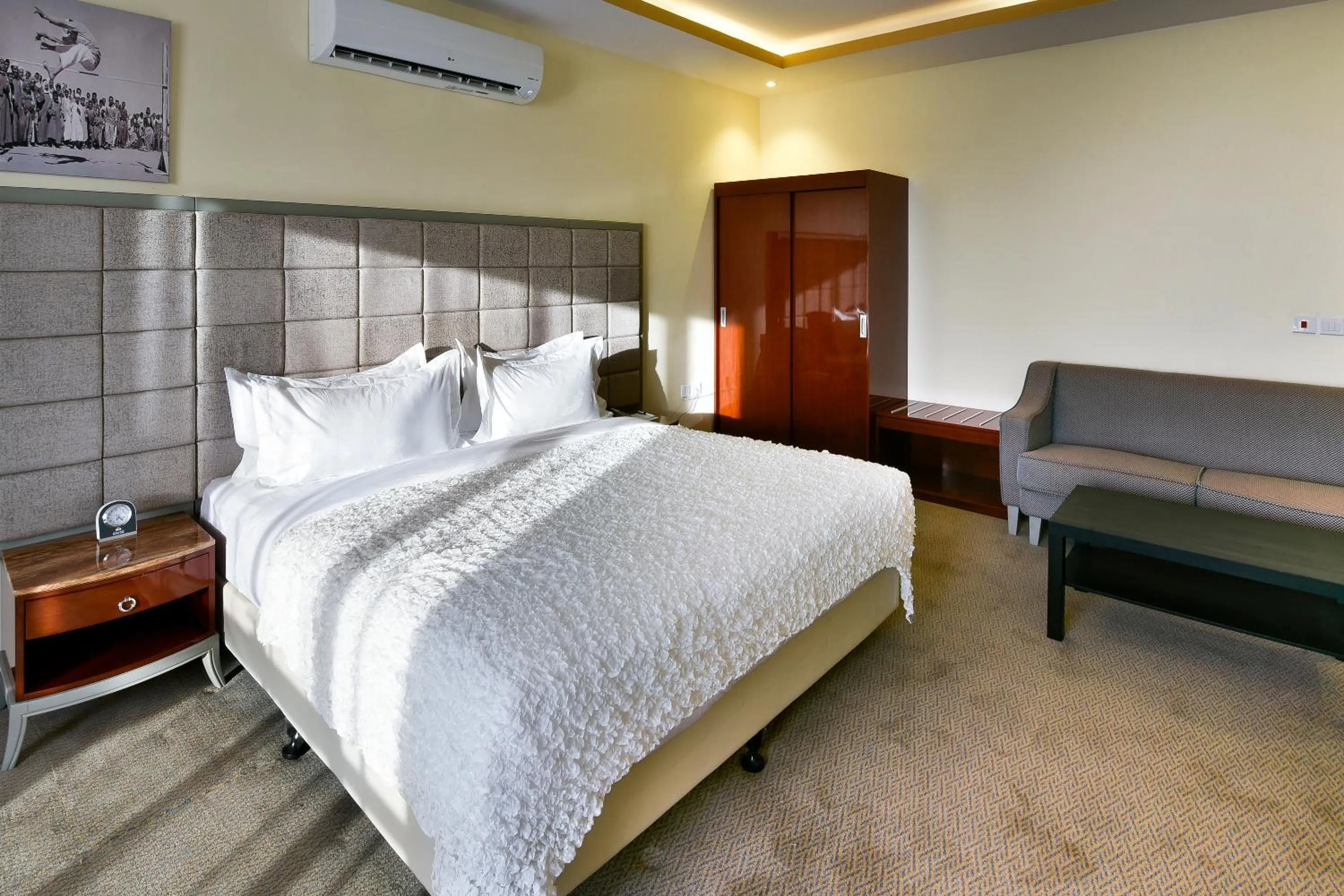 Bed in Golden Dune Hotel Turaif