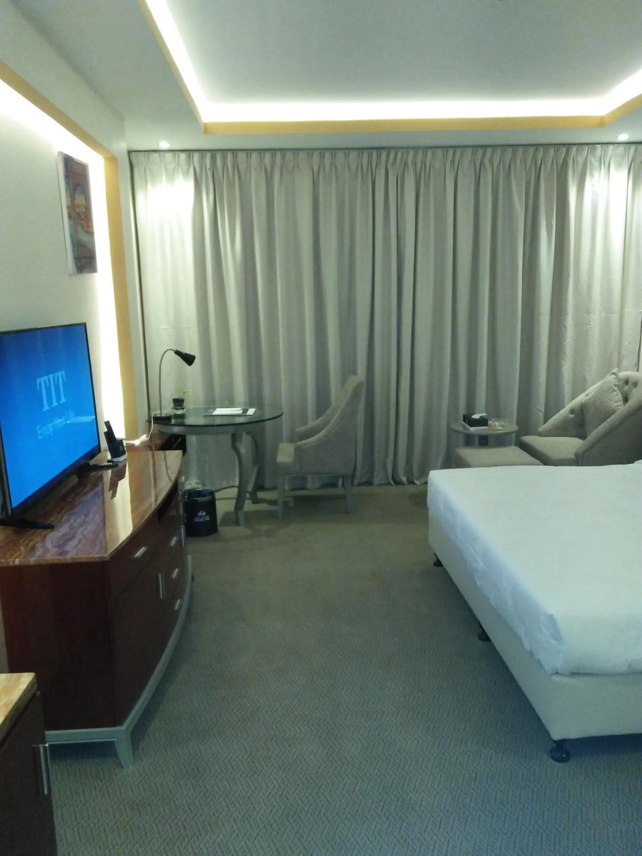 Bed in Golden Dune Hotel Turaif