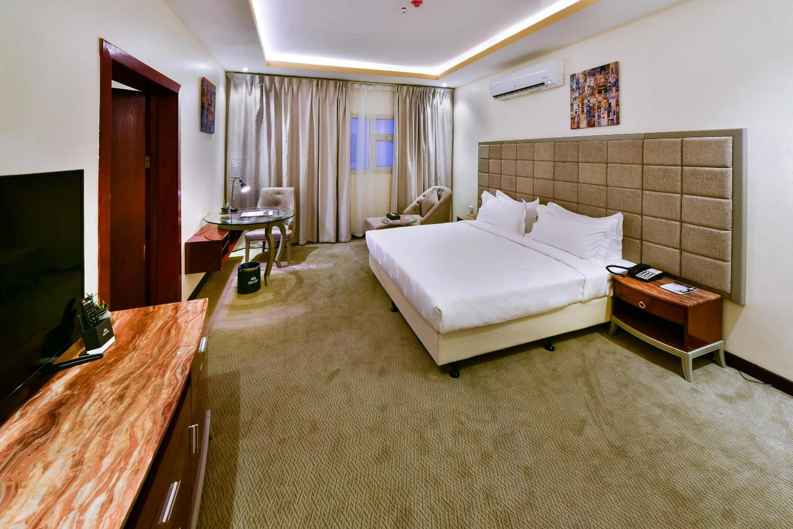 Bed in Golden Dune Hotel Turaif