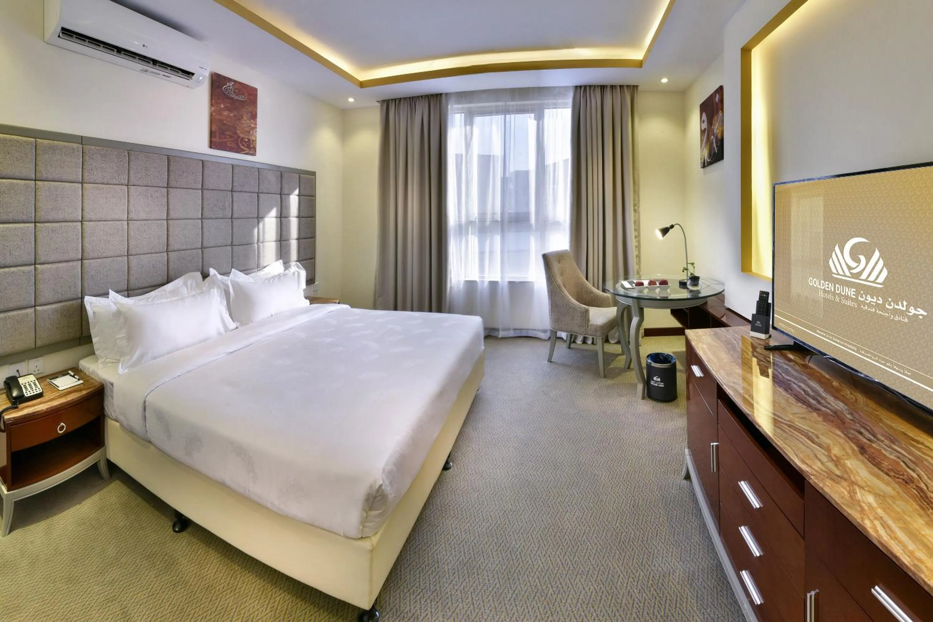 Bed in Golden Dune Hotel Turaif