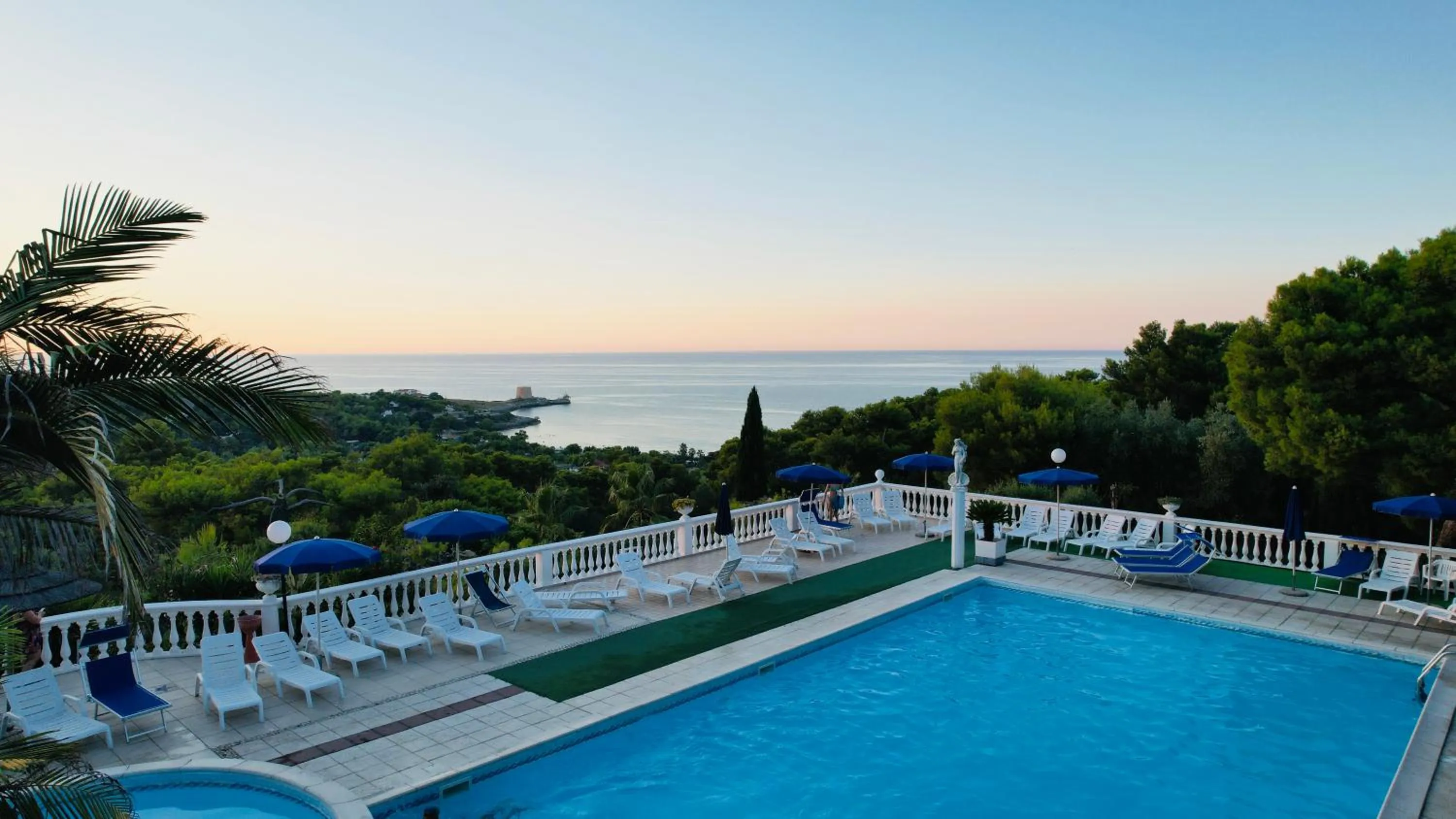 RESIDENCE EMARINE con SERVIZIO SPIAGGIA INCLUSO