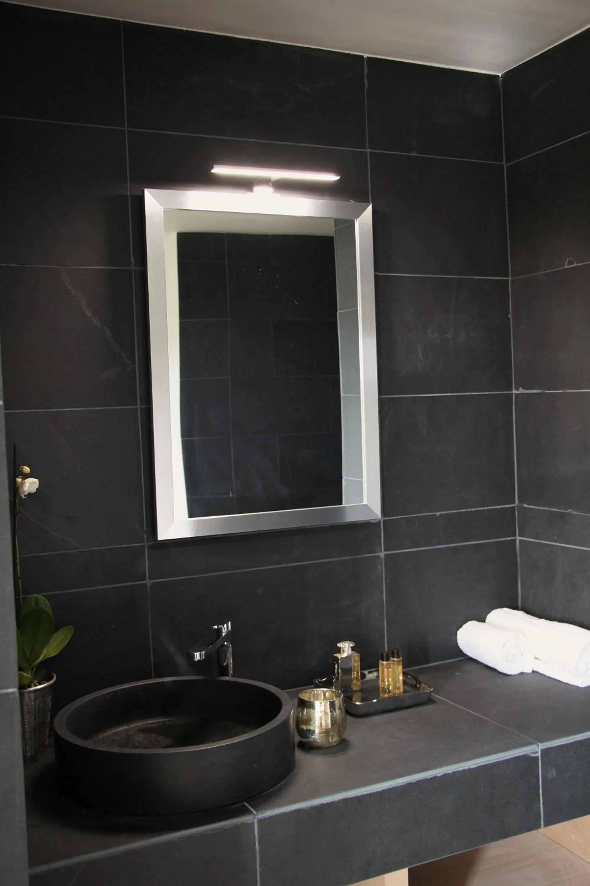 Bathroom in L'hôtel du Couvent