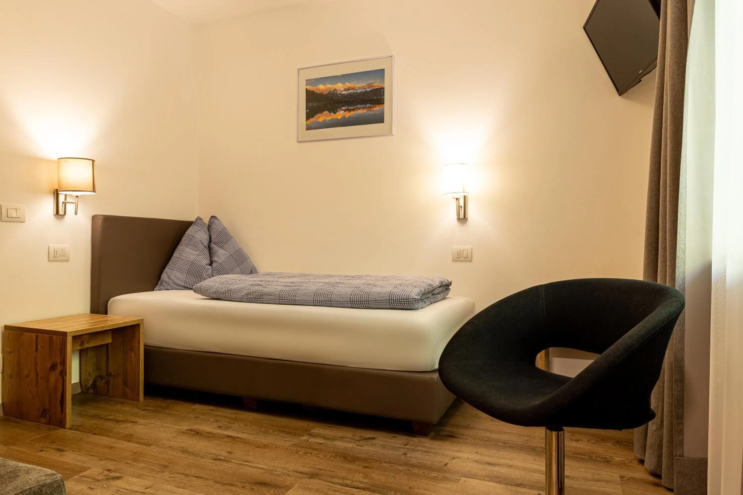 Photo of the whole room, Bed in B&B Hotel Sonneck