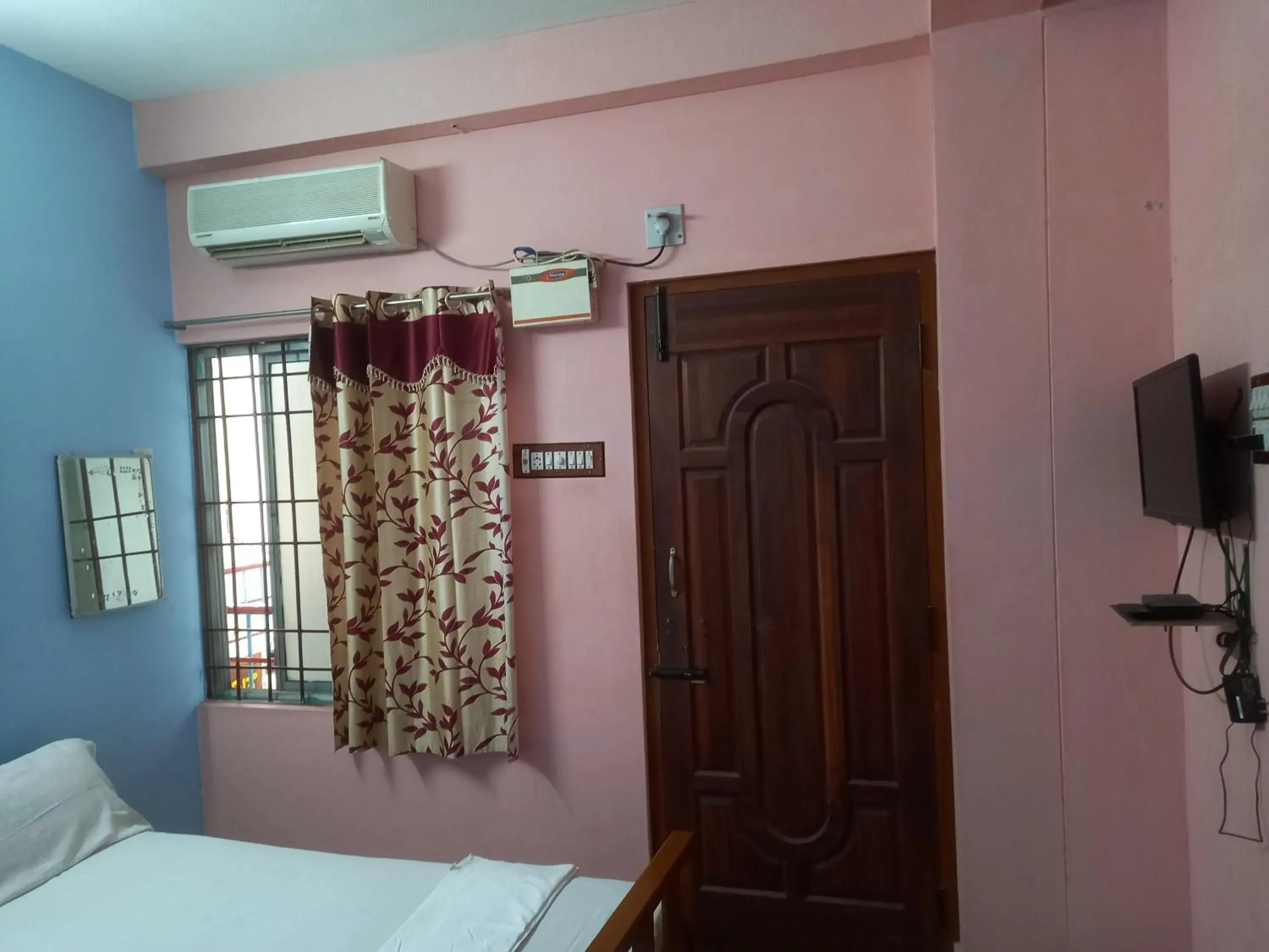 Budget Double Room in Parisha Residency- Temple Side Hotel Budget Double Room in Parisha Residency- Temple Side Hotel