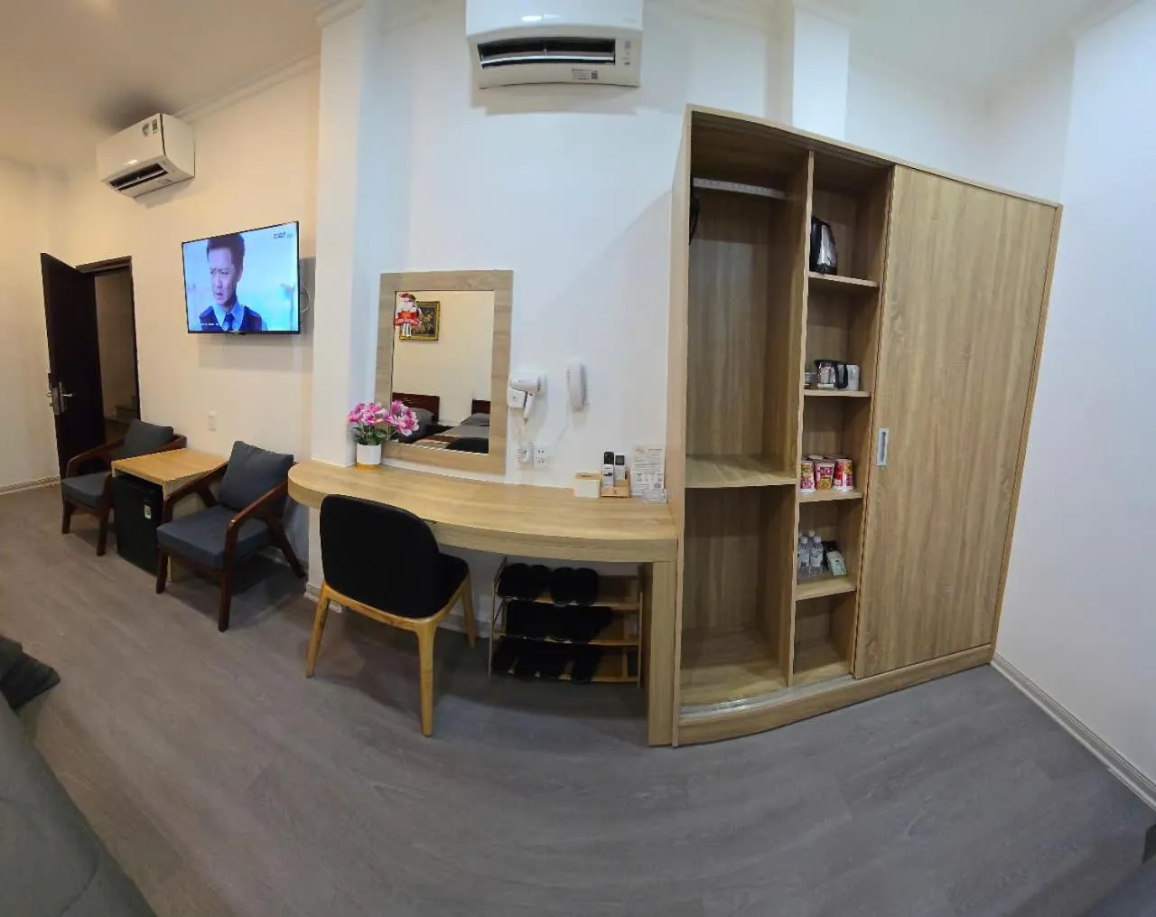 Seating area in Ngoi Sao Phuong Nam Hotel