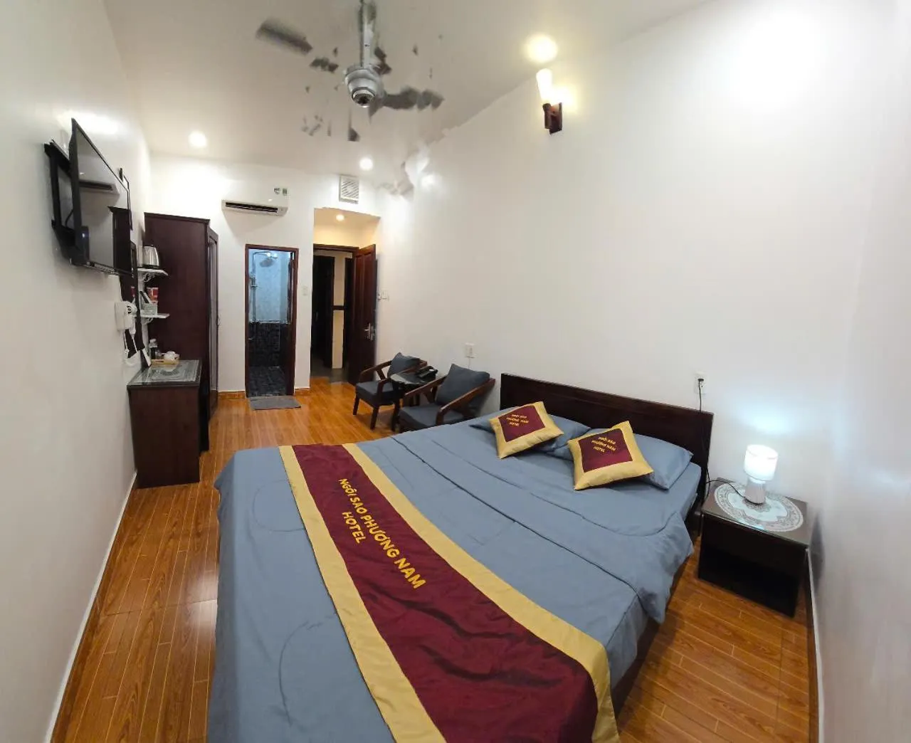 Photo of the whole room, Bed in Ngoi Sao Phuong Nam Hotel