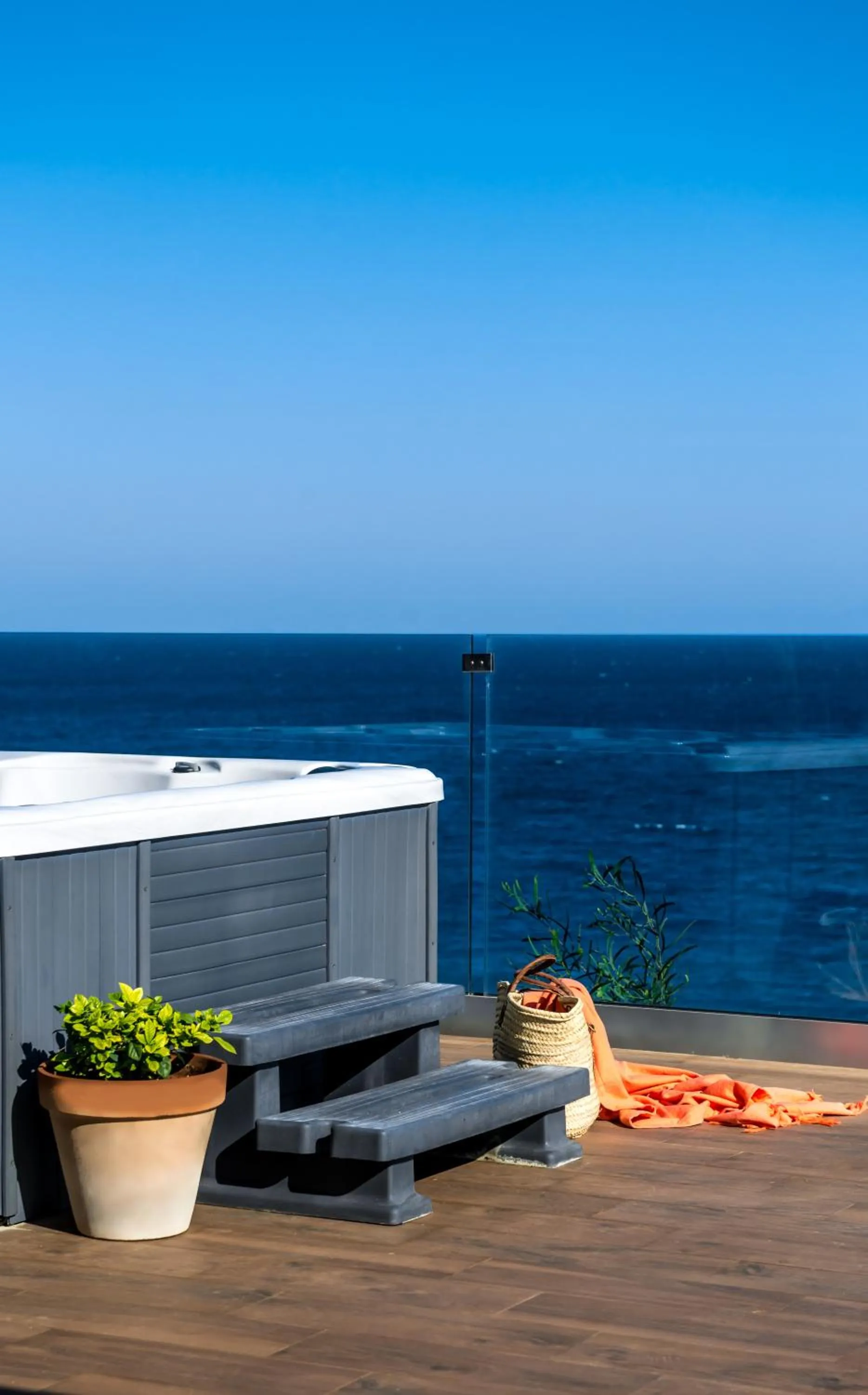 Hot Tub in Erietta Aparthotel