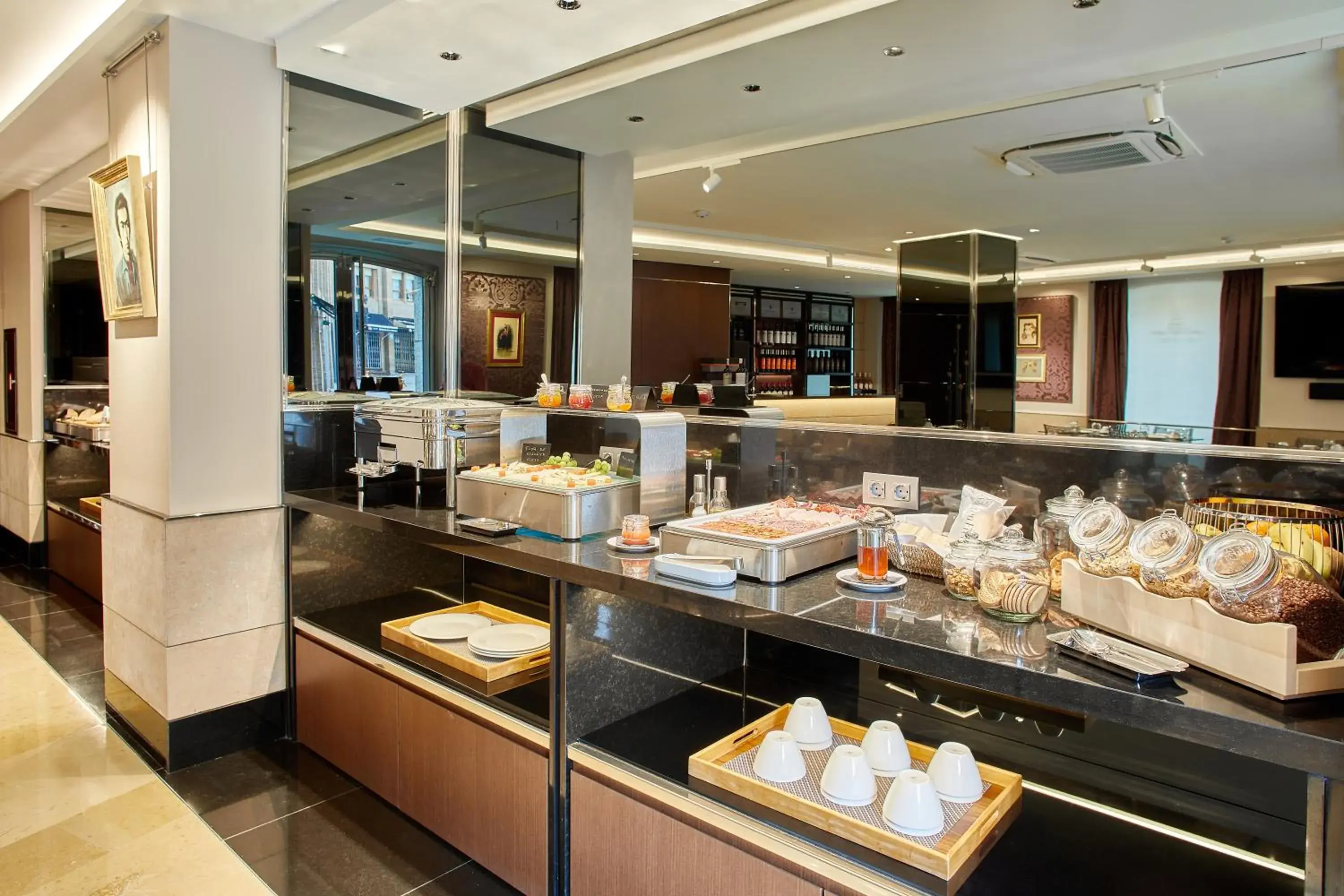 Breakfast in Nexus Valladolid Suites & Hotel Breakfast in Nexus Valladolid Suites & Hotel