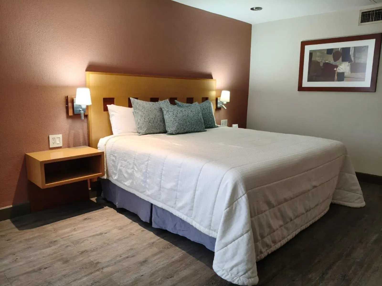 Superior King Room in Hotel Mirabel Superior King Room in Hotel Mirabel